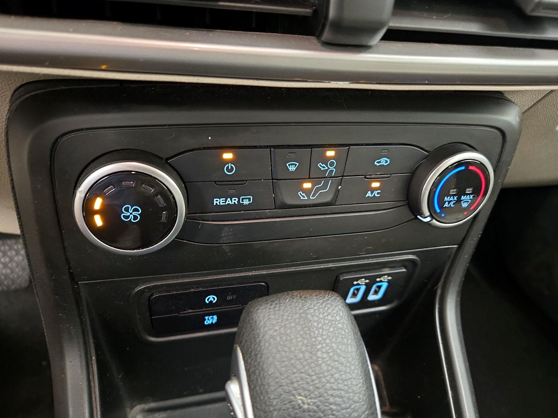 Thumbnail: 2022 Ford EcoSport - 16