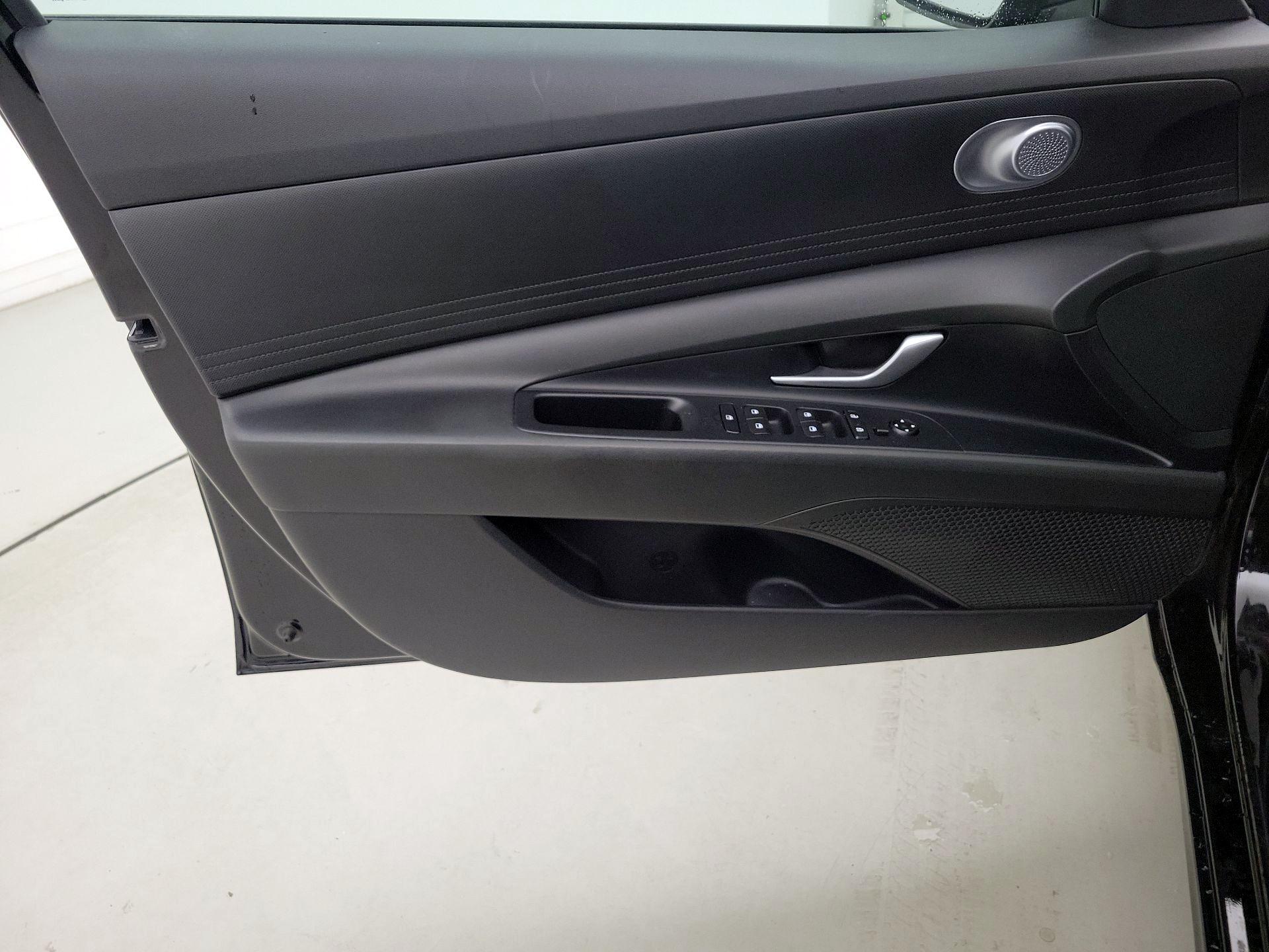 Thumbnail: 2023 Hyundai Elantra - 12