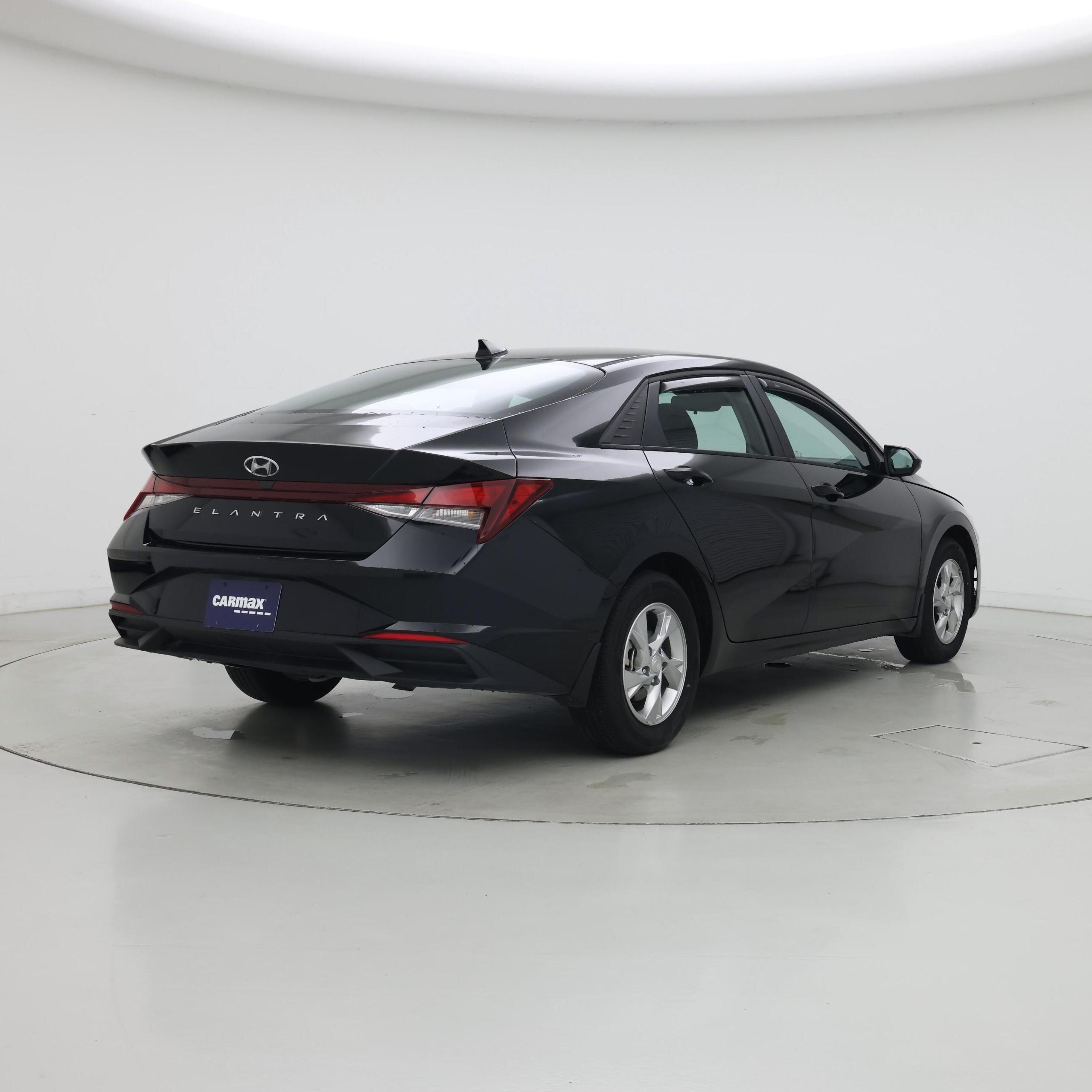 Thumbnail: 2023 Hyundai Elantra - 8