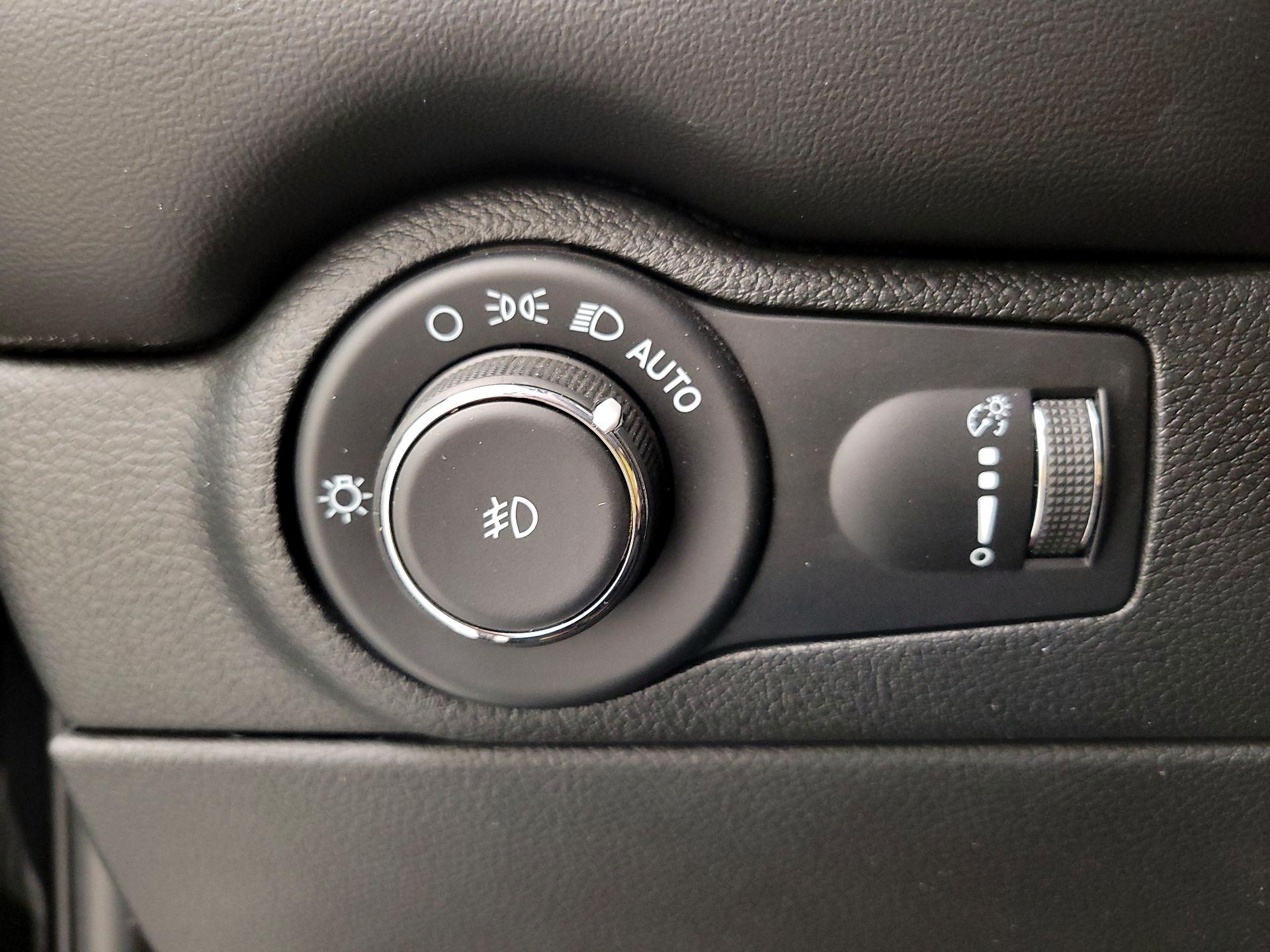 Thumbnail: 2022 Dodge Durango - 13