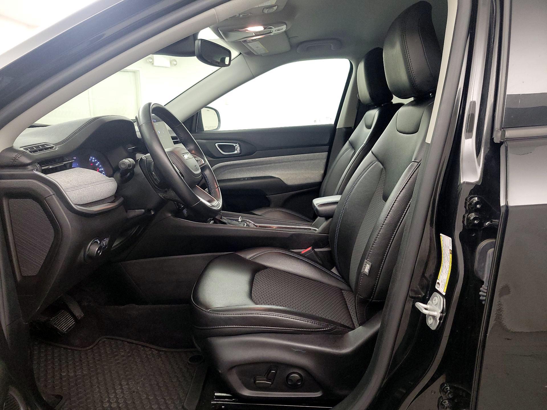 Thumbnail: 2022 Jeep Compass - 11