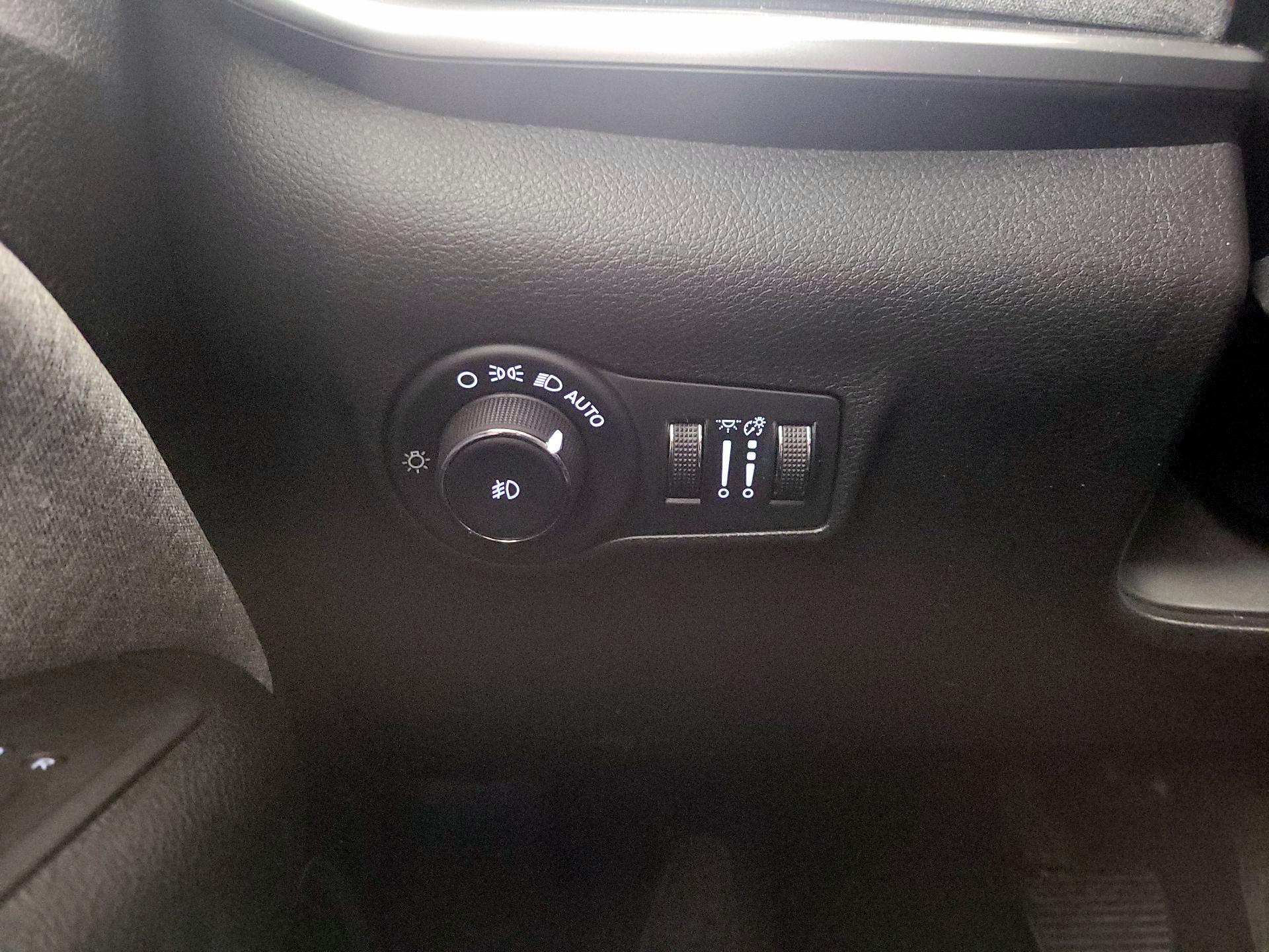 Thumbnail: 2022 Jeep Compass - 13