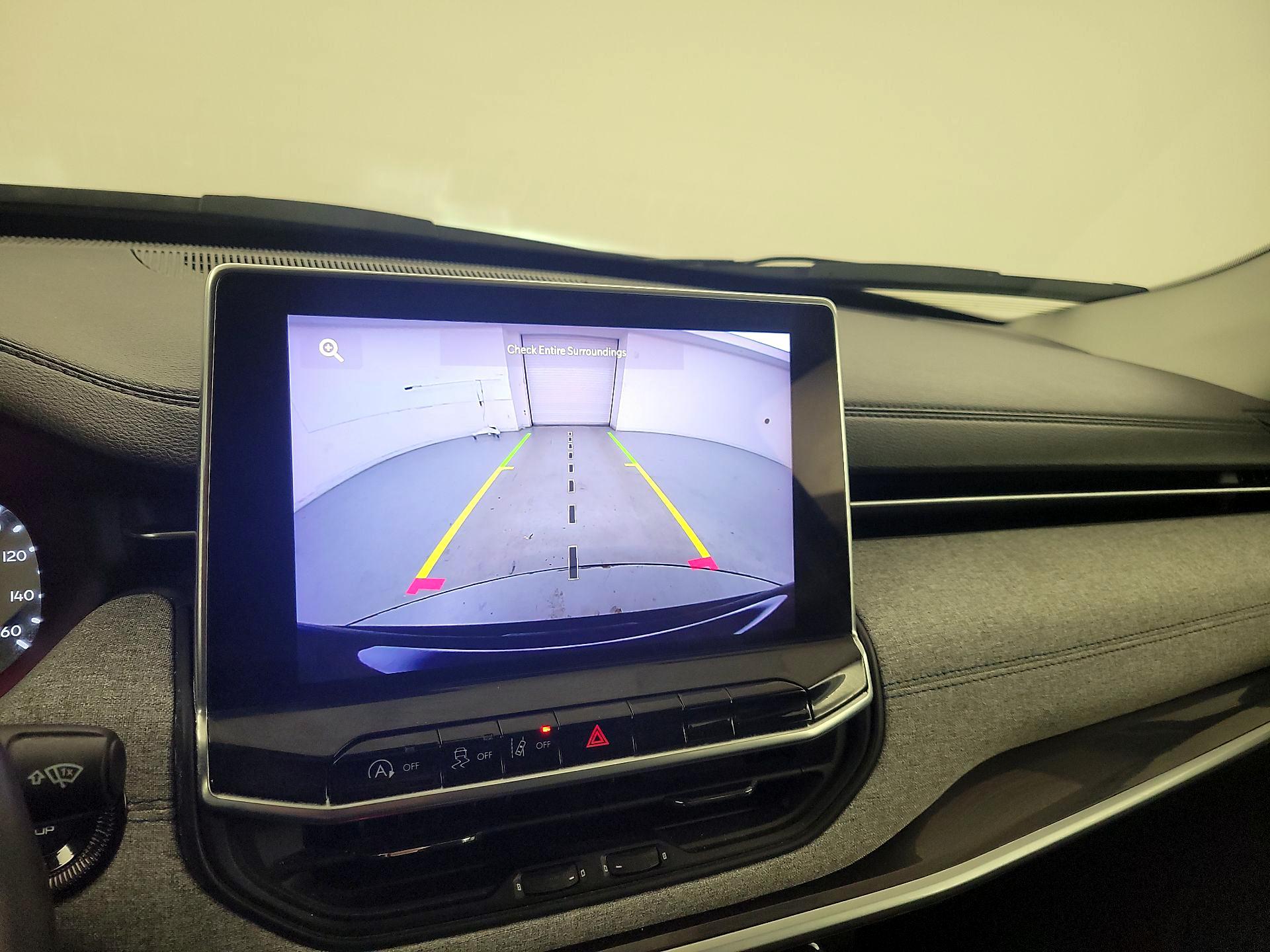 Thumbnail: 2022 Jeep Compass - 14