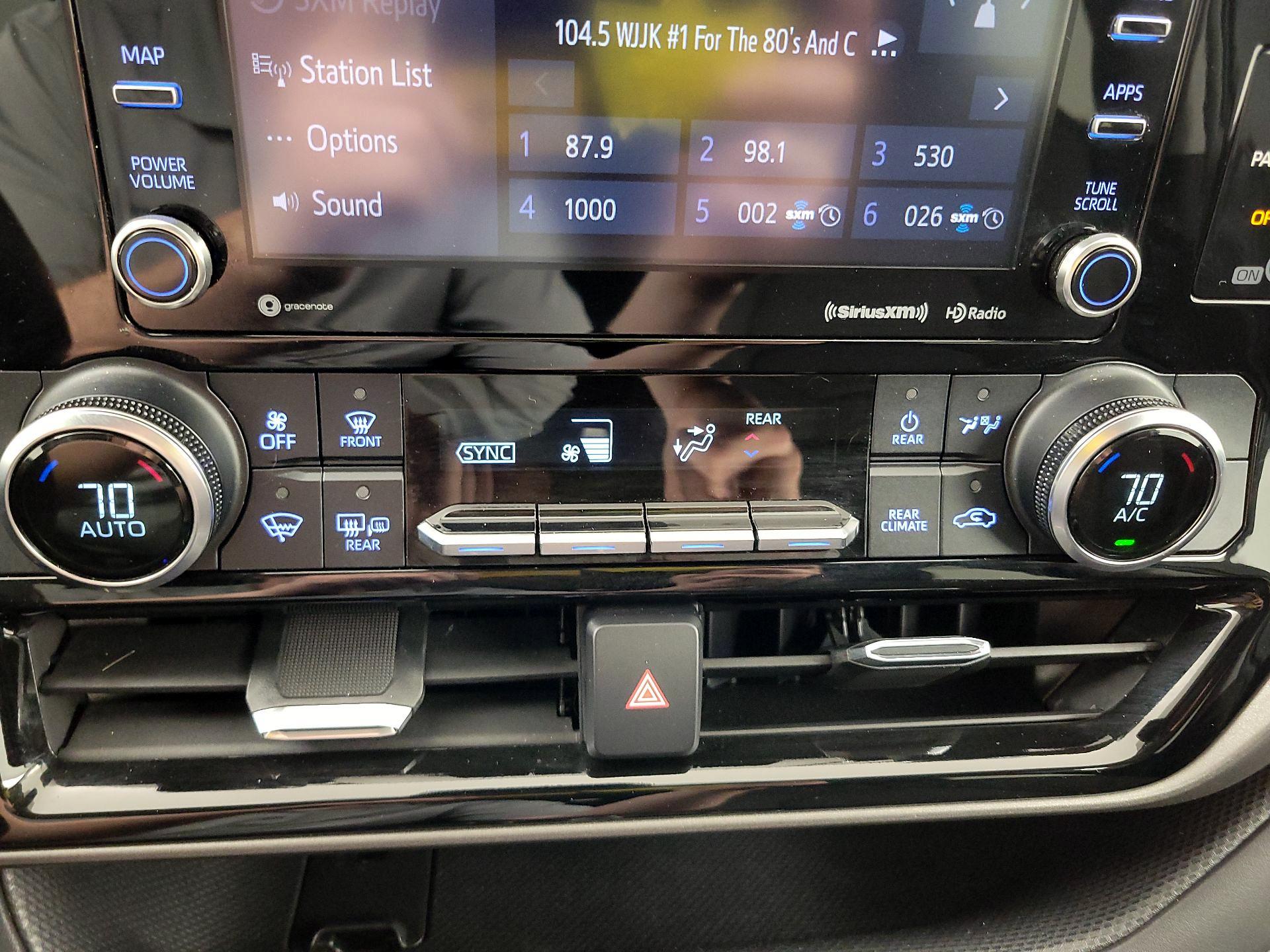 Thumbnail: 2020 Toyota Highlander - 16