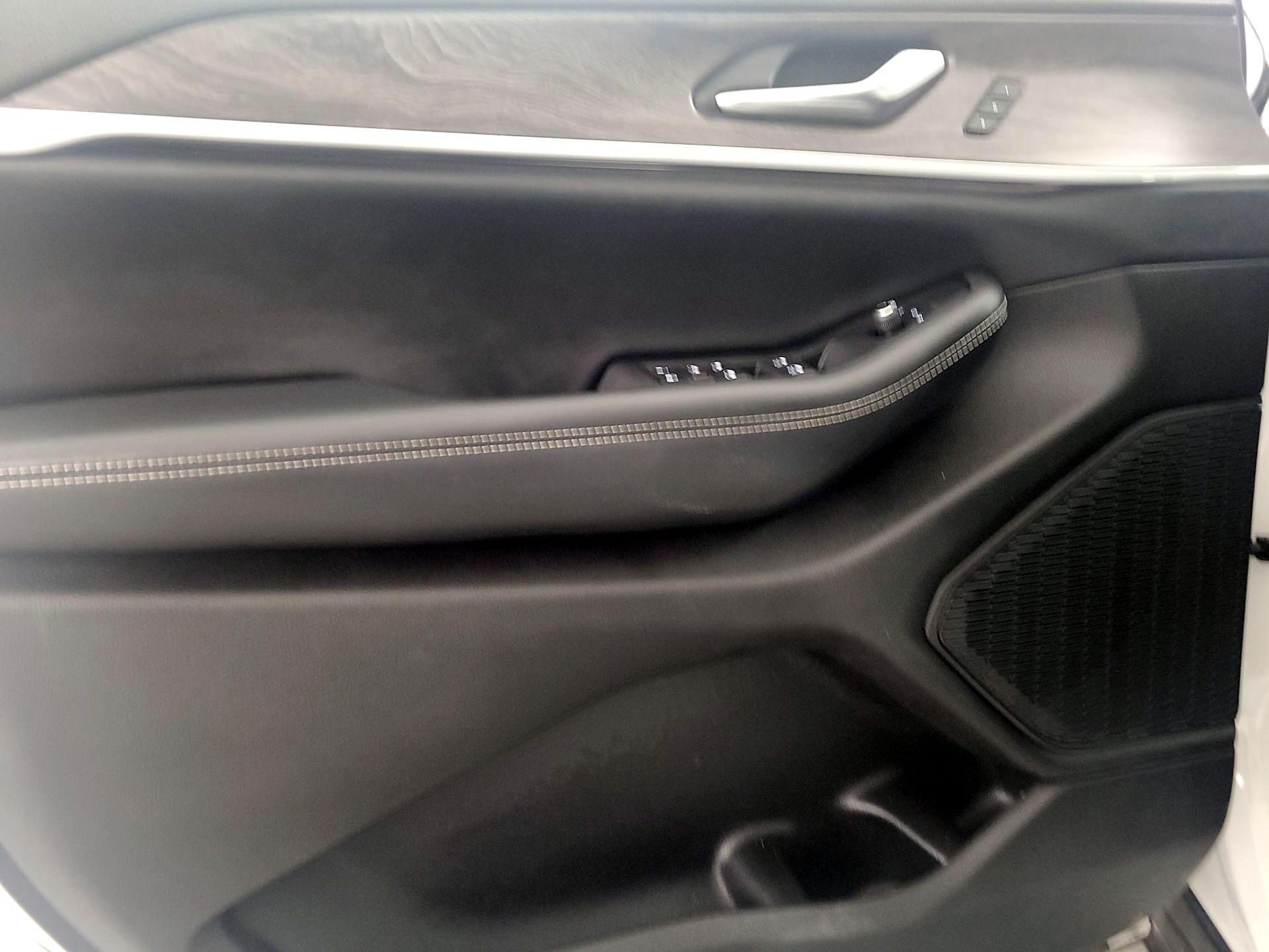 Thumbnail: 2023 Jeep Grand Cherokee - 12