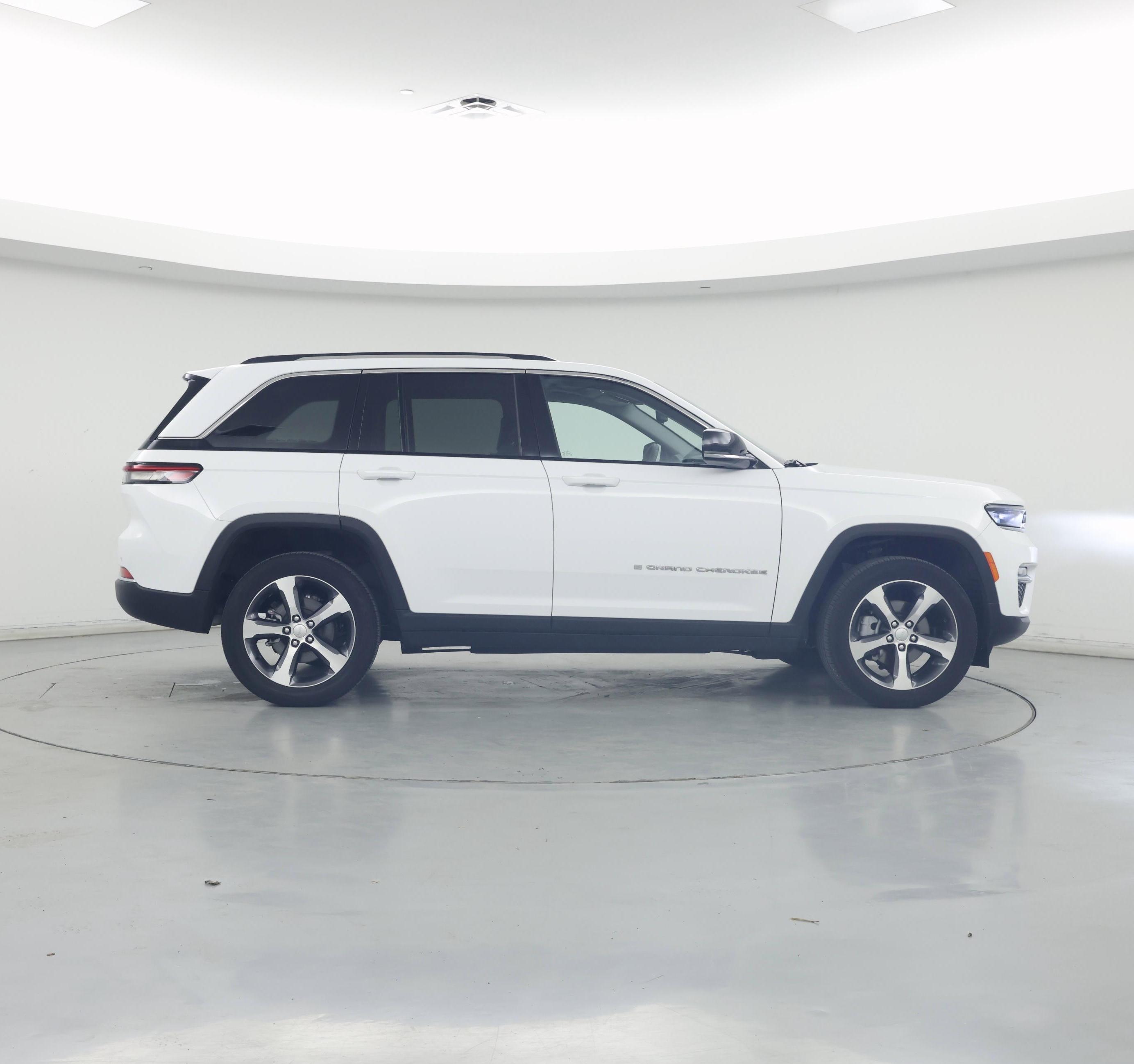 Thumbnail: 2023 Jeep Grand Cherokee - 7