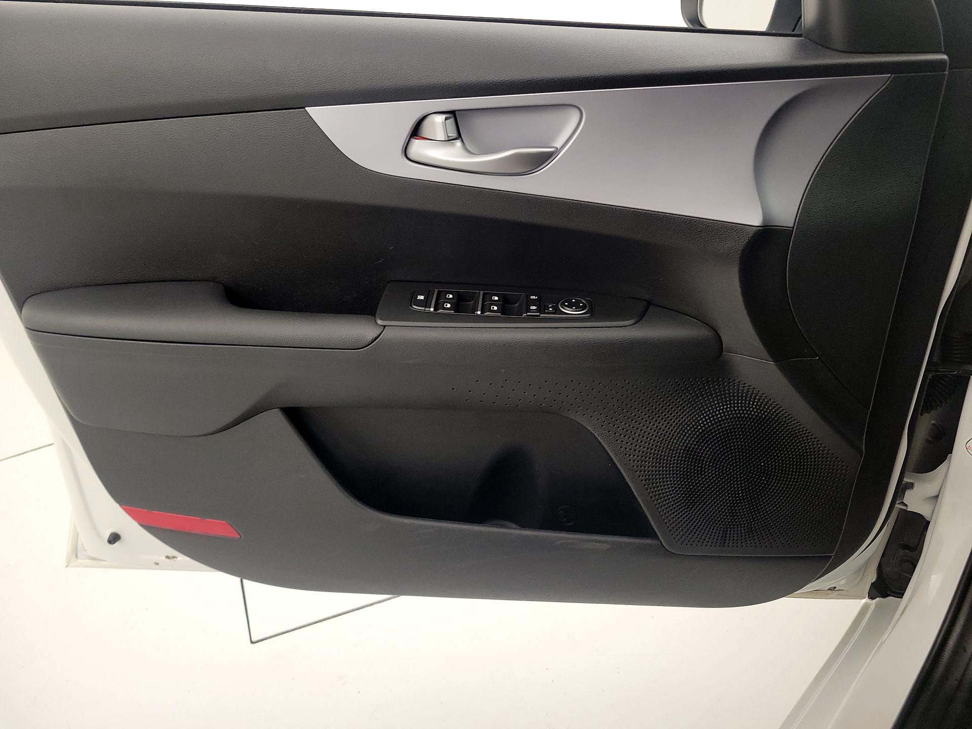 Thumbnail: 2024 Kia Forte - 12