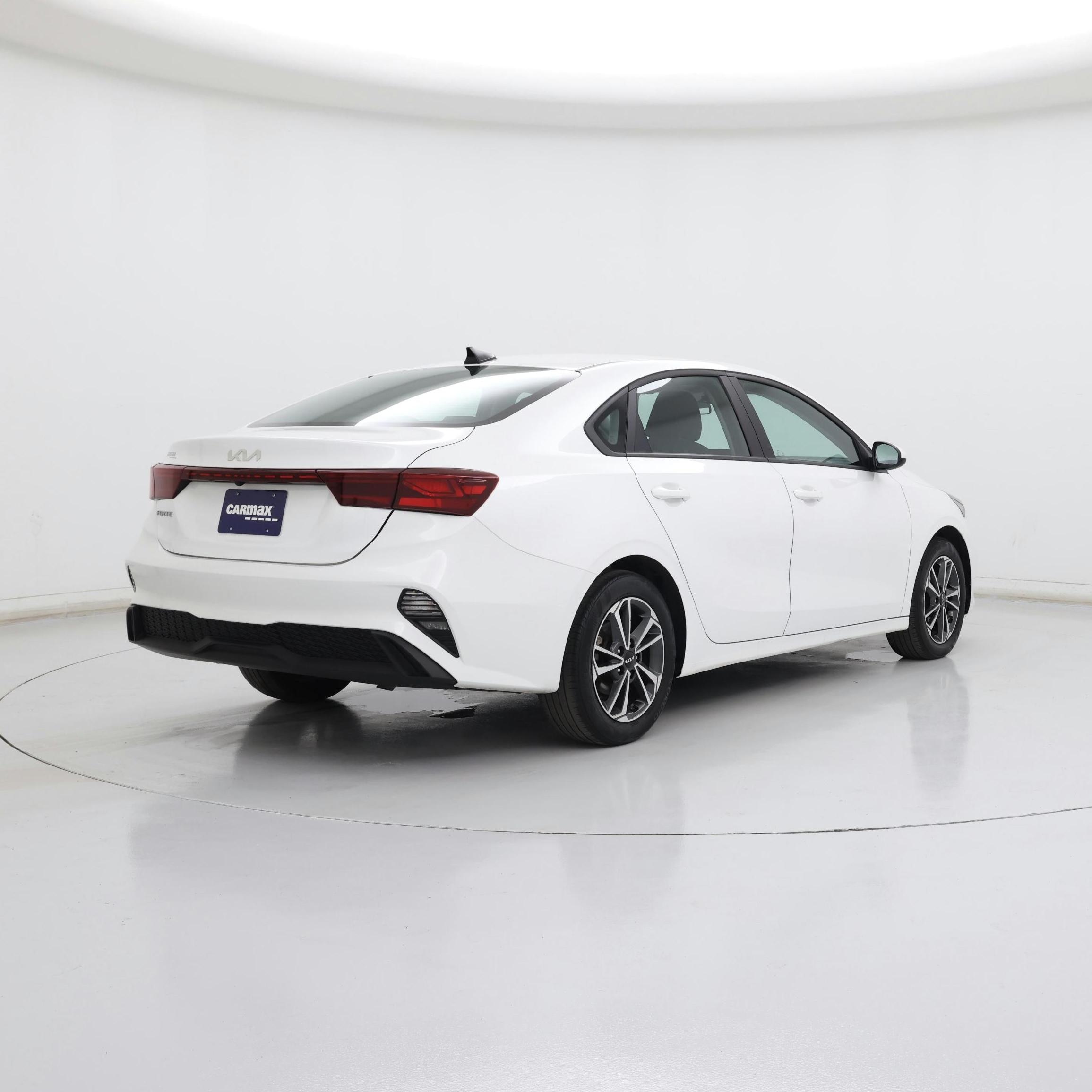 Thumbnail: 2024 Kia Forte - 8