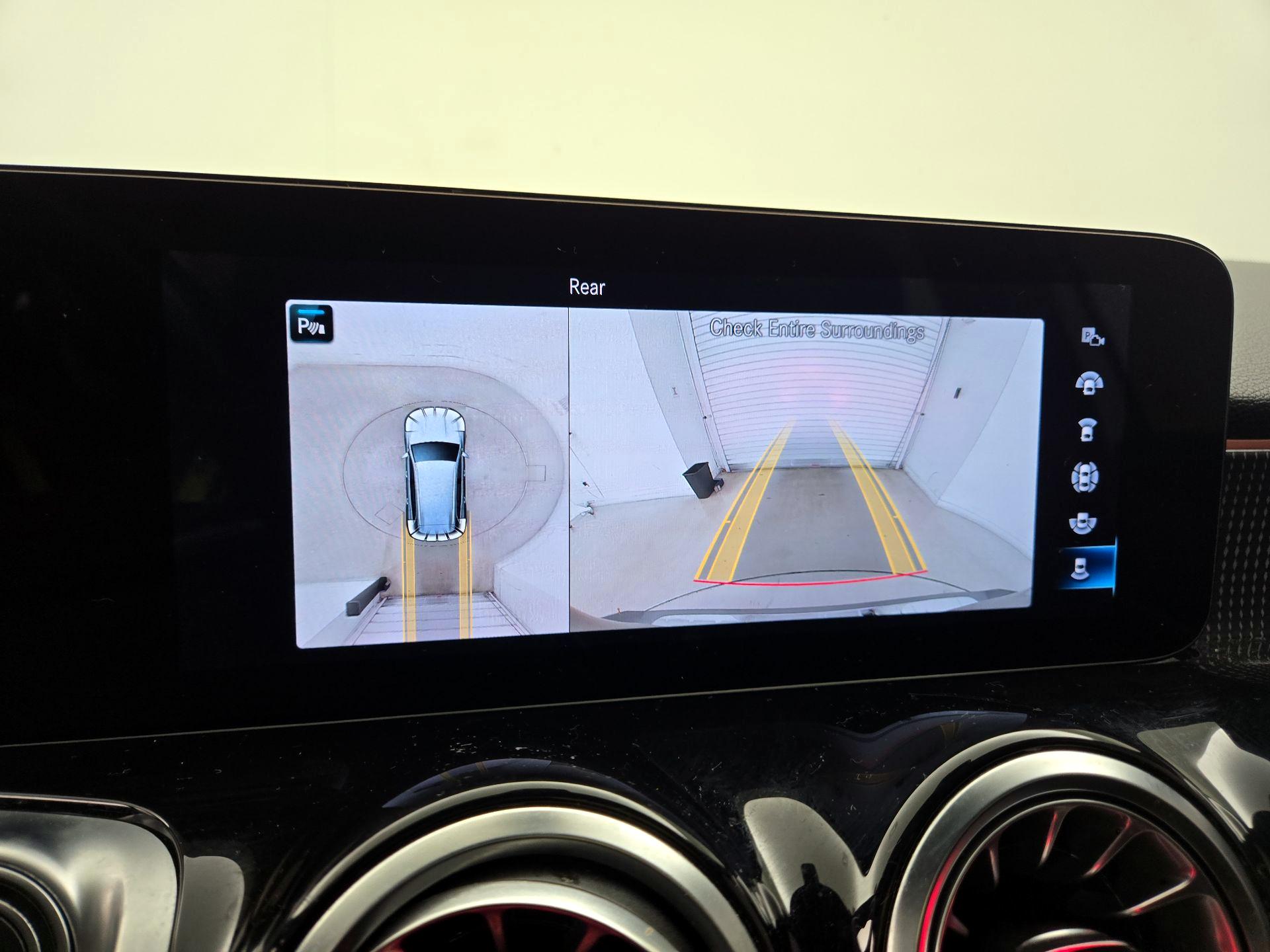 Thumbnail: 2022 Mercedes-Benz GLB - 14