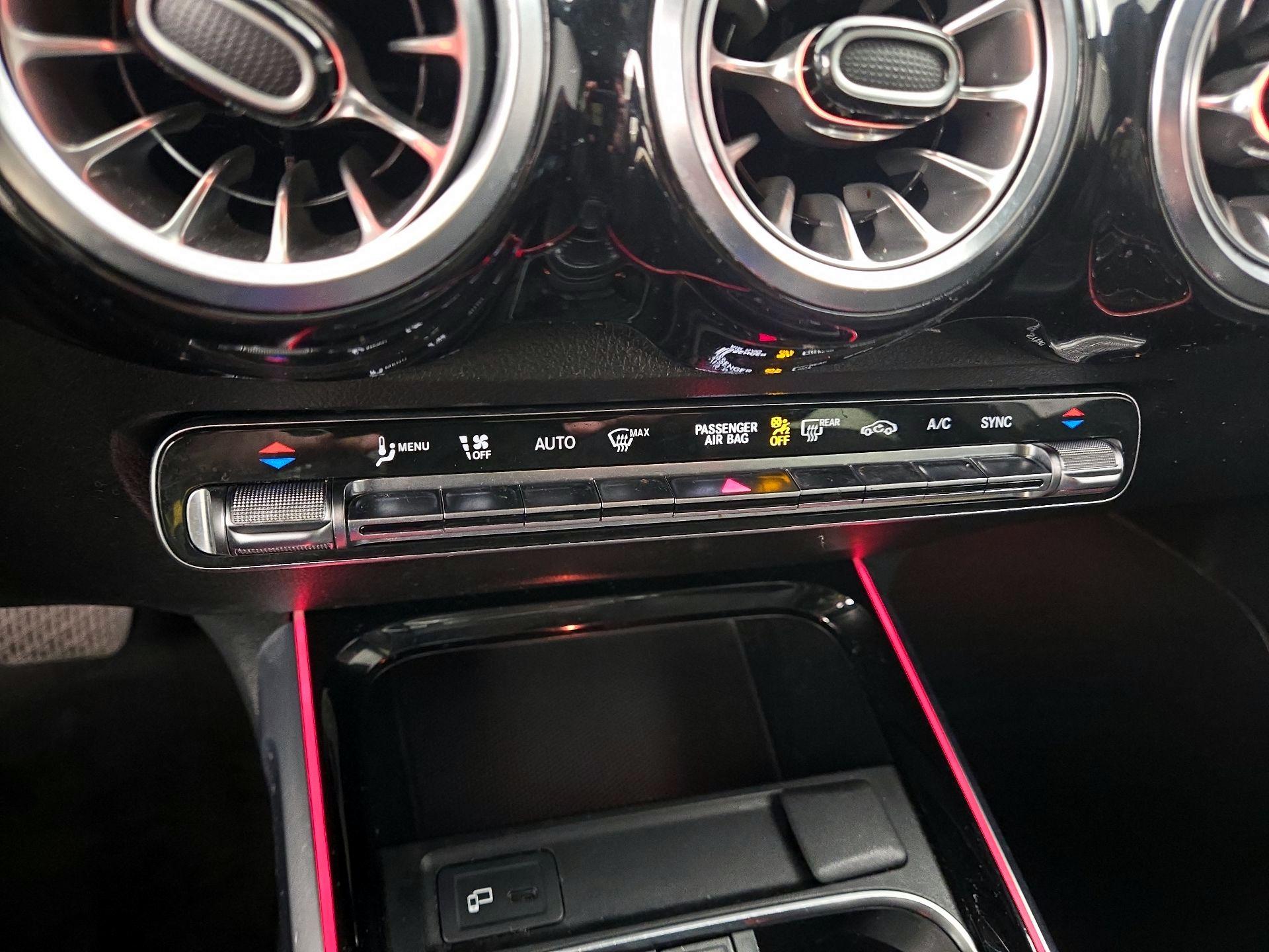 Thumbnail: 2022 Mercedes-Benz GLB - 16