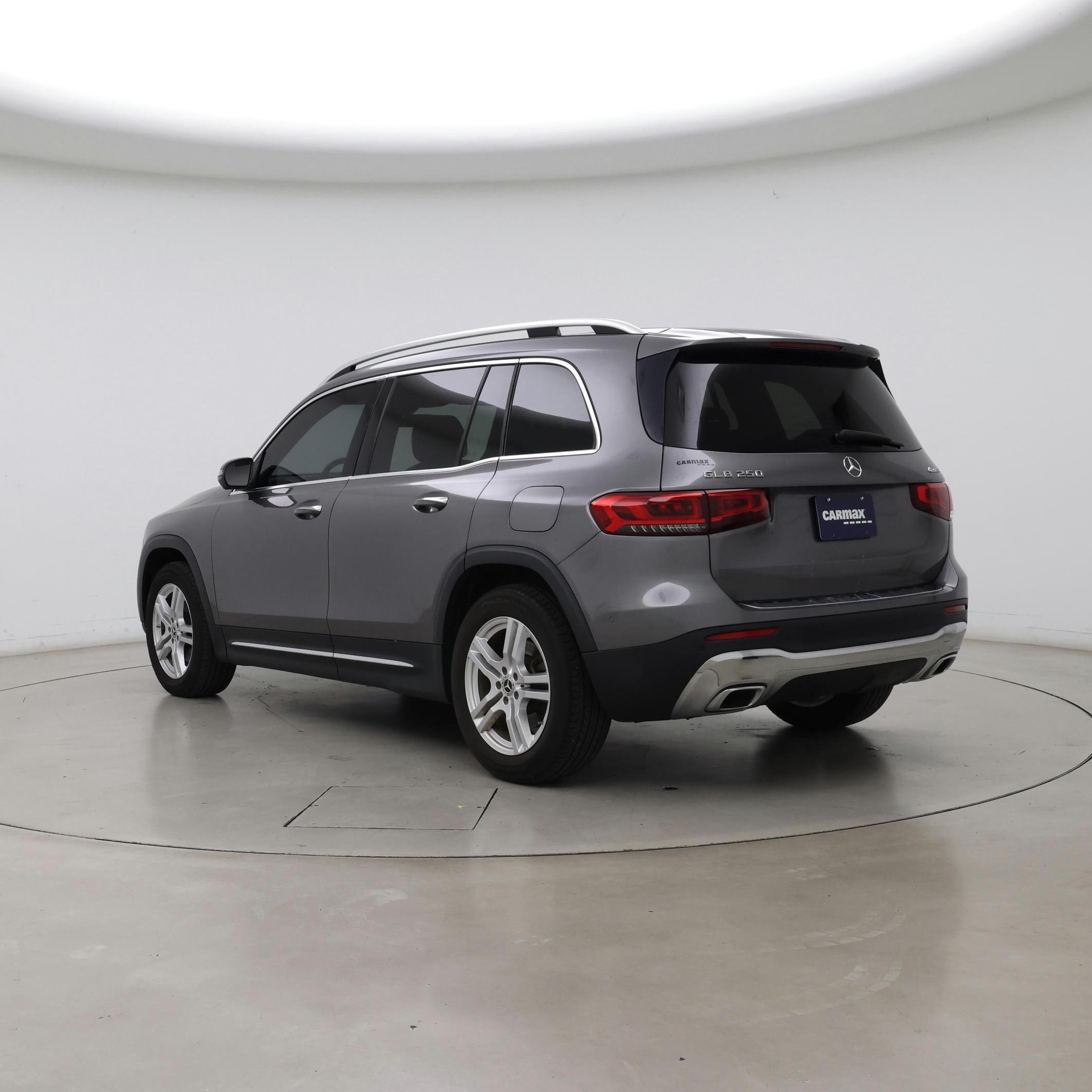 Thumbnail: 2022 Mercedes-Benz GLB - 2