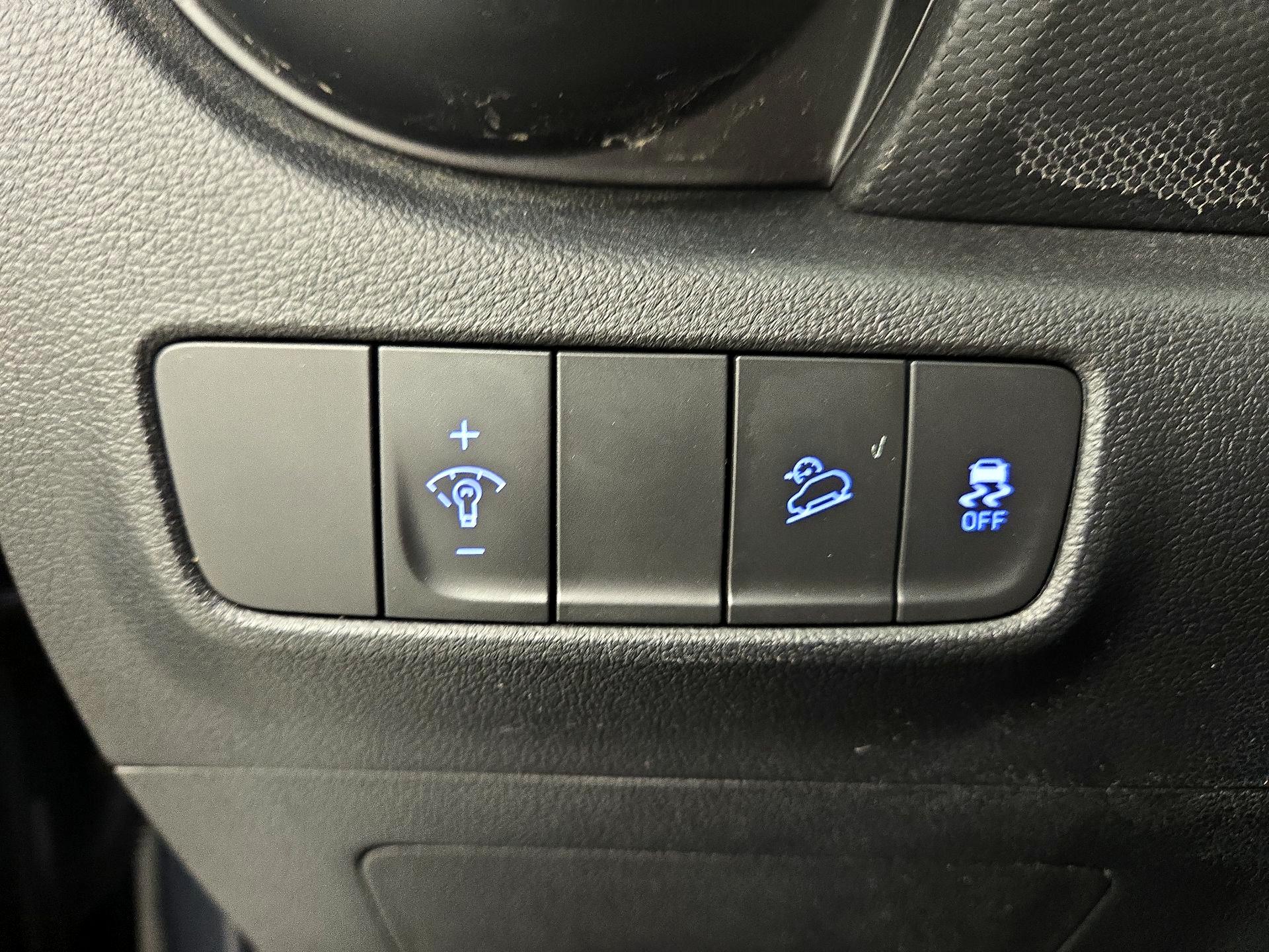 Thumbnail: 2022 Hyundai Kona - 13