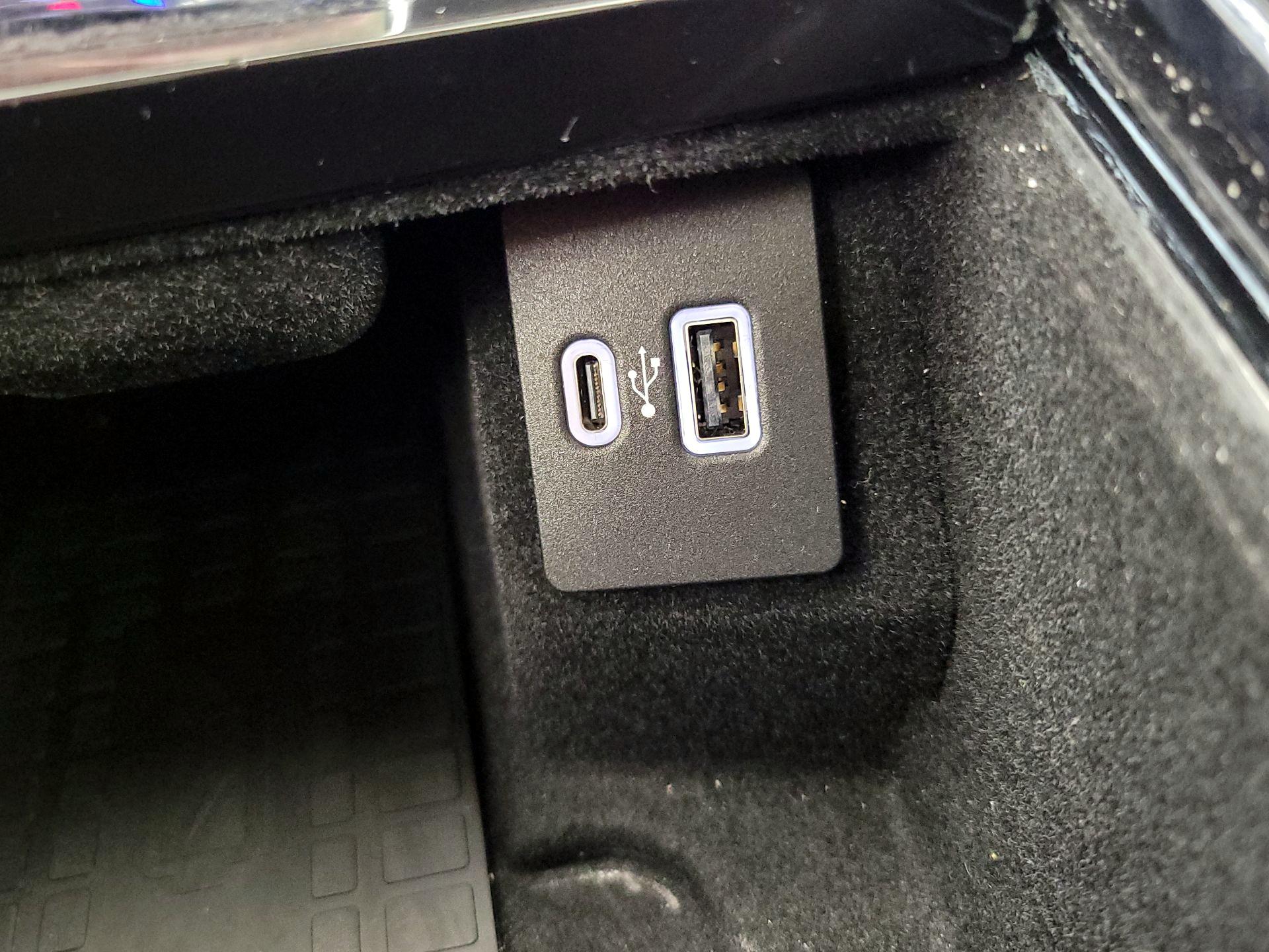 Thumbnail: 2023 Lincoln Nautilus - 19