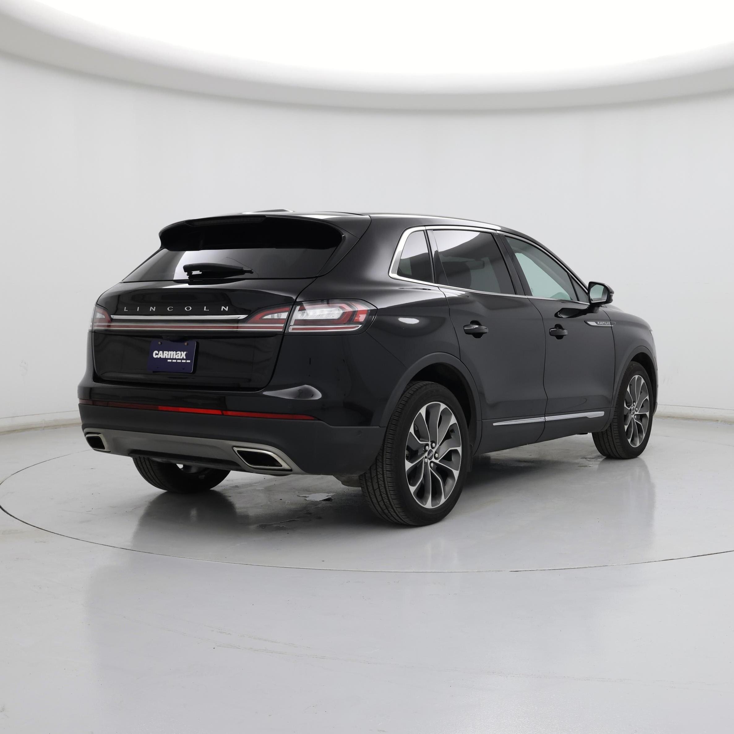 Thumbnail: 2023 Lincoln Nautilus - 8