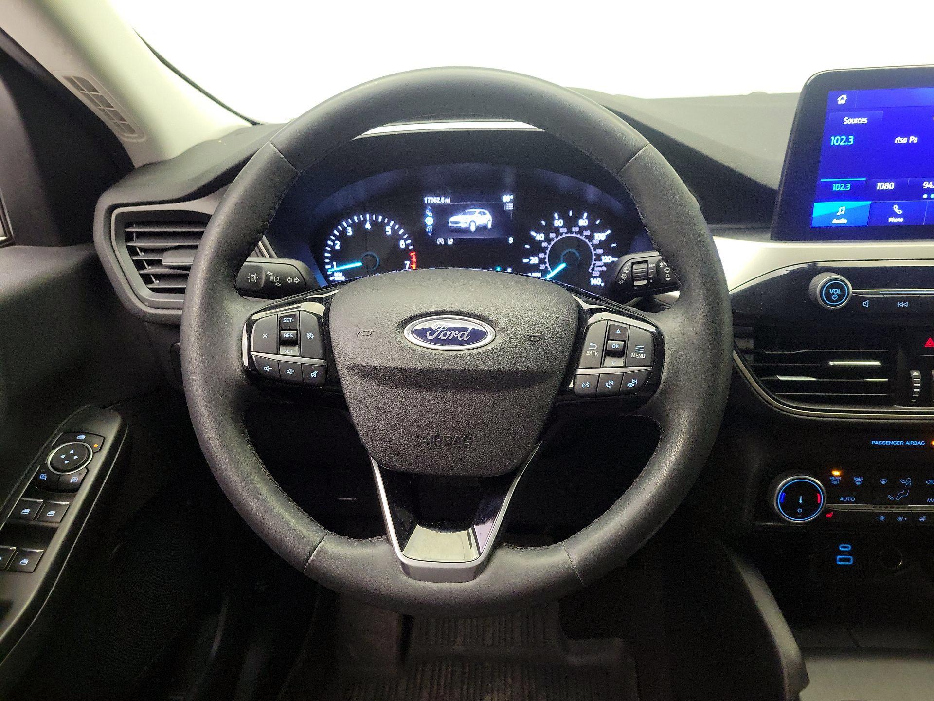 Thumbnail: 2022 Ford Escape - 10