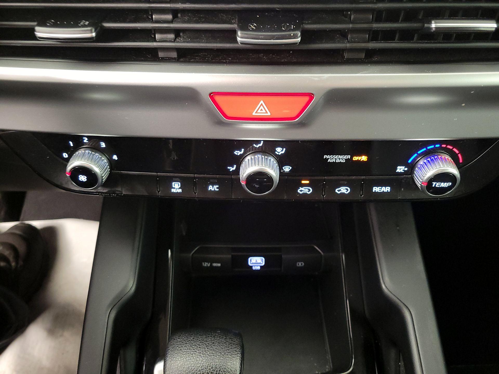 Thumbnail: 2021 Kia Telluride - 16