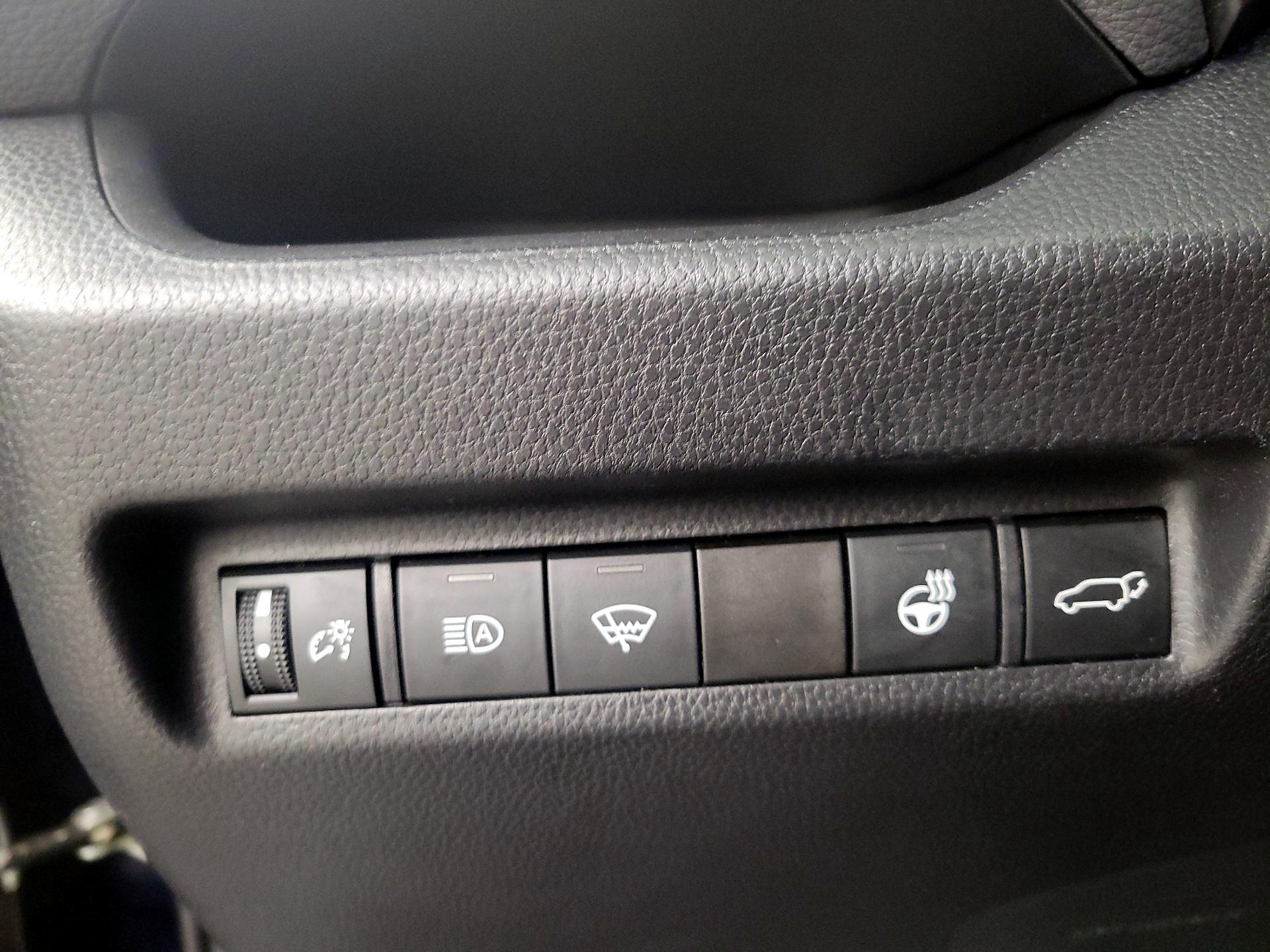 Thumbnail: 2022 Toyota RAV4 - 13