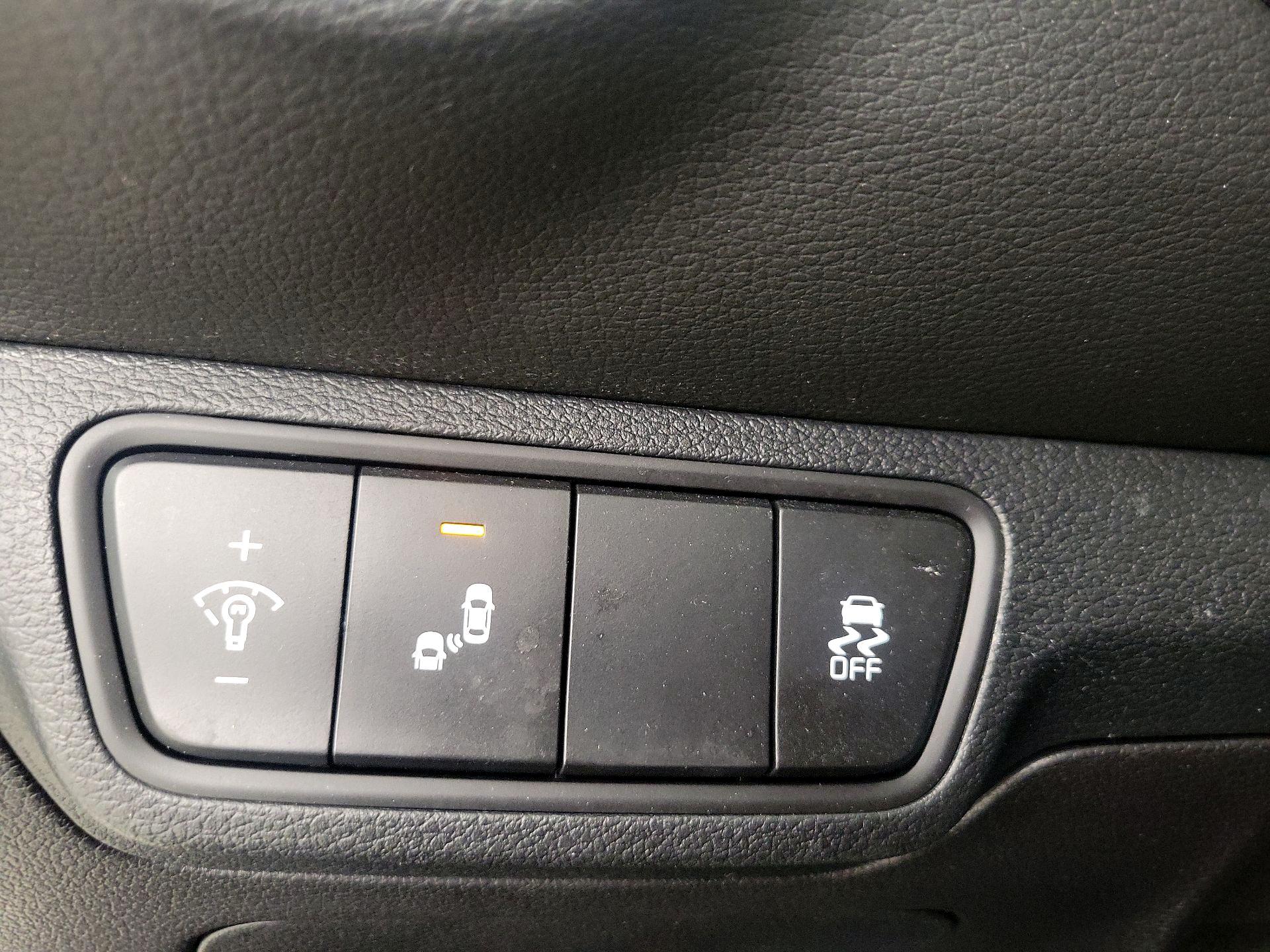 Thumbnail: 2023 Kia Forte - 13