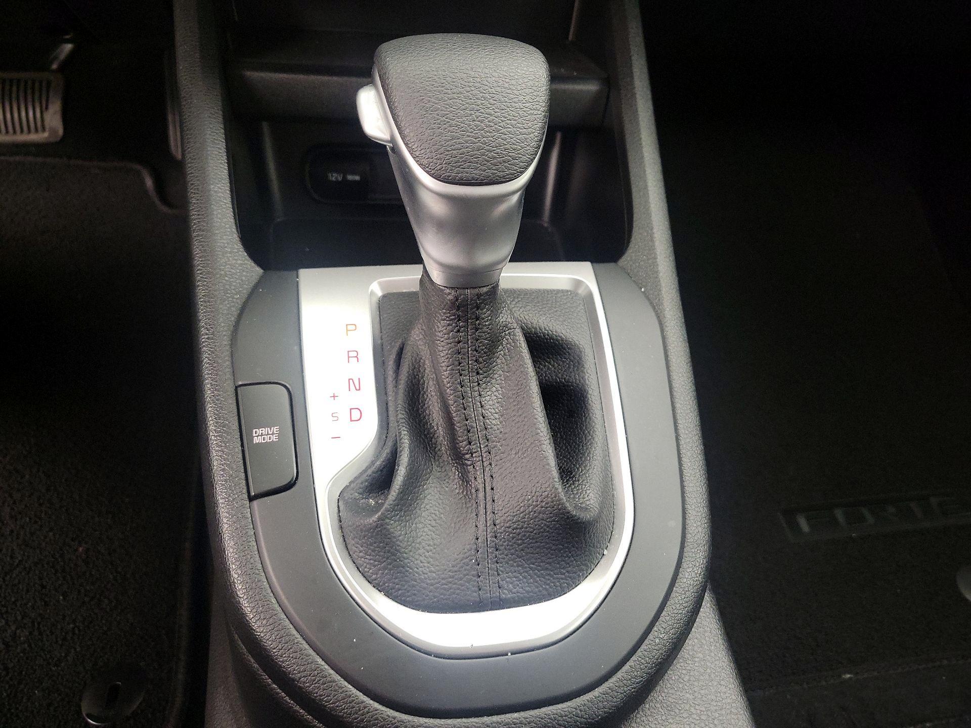 Thumbnail: 2023 Kia Forte - 17