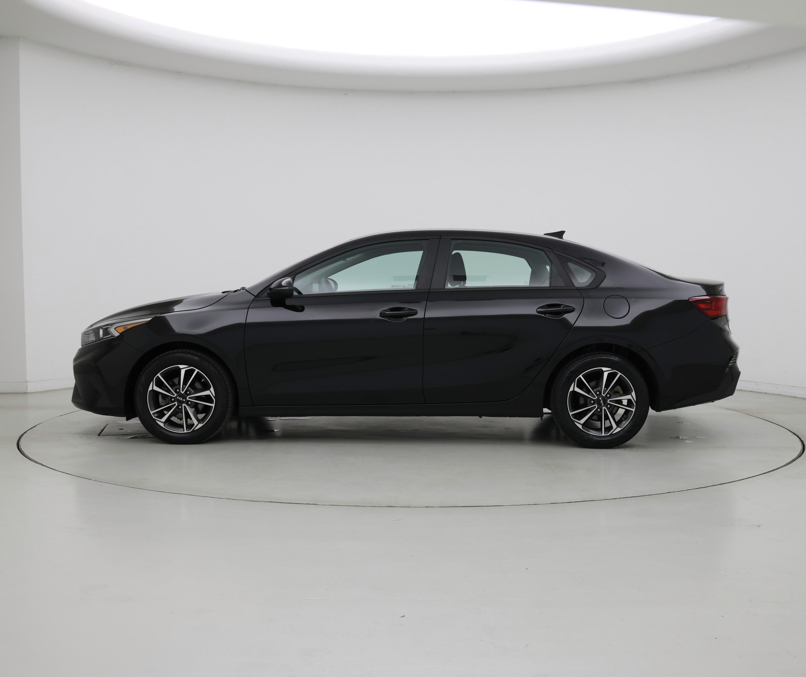 Thumbnail: 2023 Kia Forte - 3