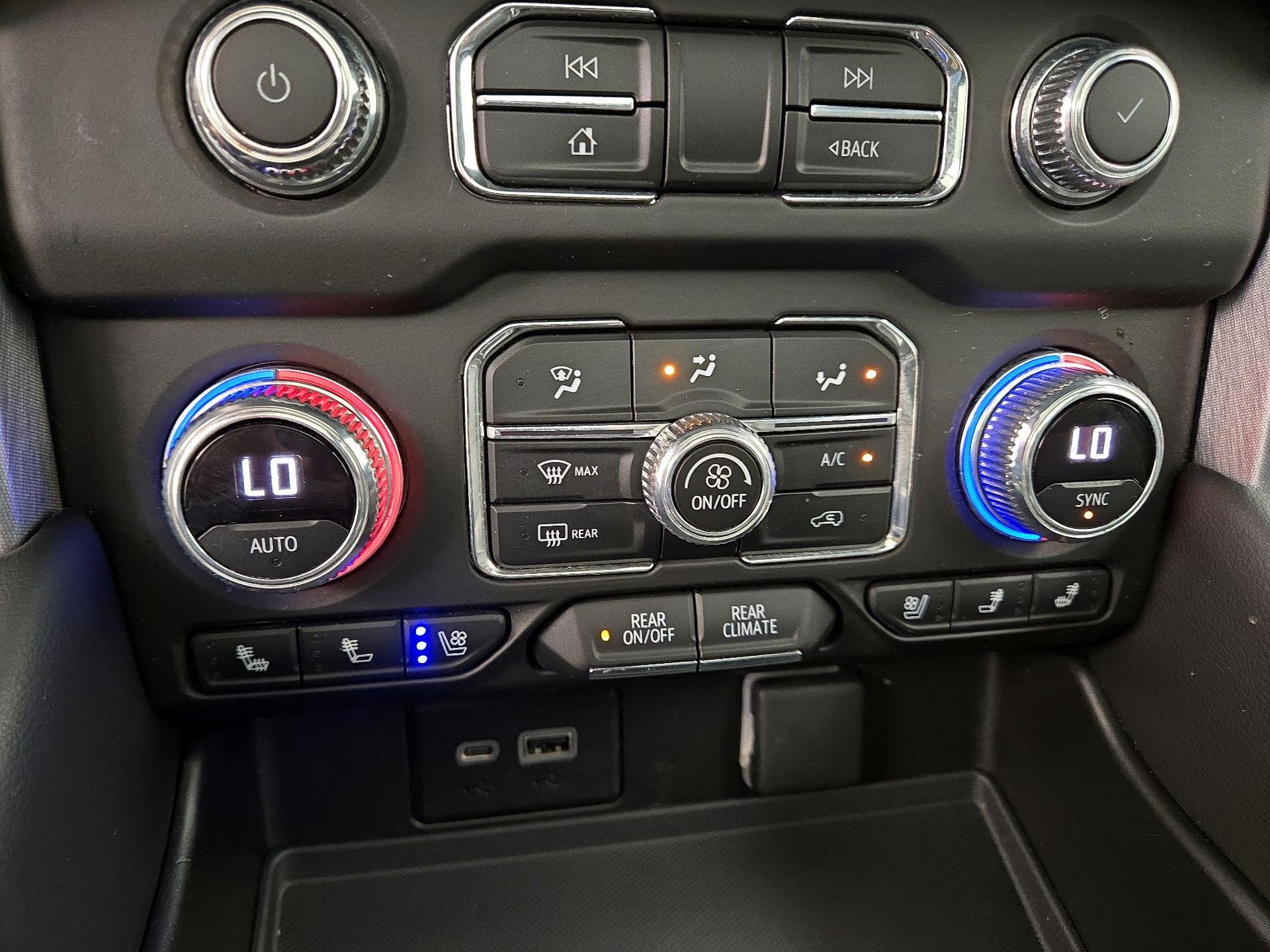 Thumbnail: 2021 GMC Yukon XL - 17