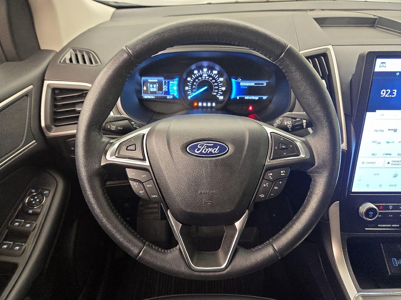 2022 Ford Edge SEL - Photo 11