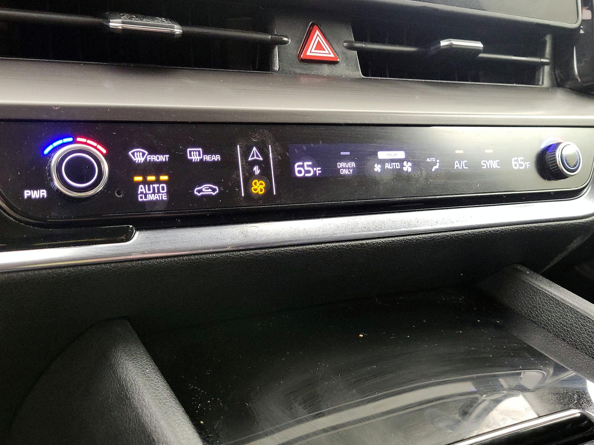 Thumbnail: 2023 Kia Sportage - 17