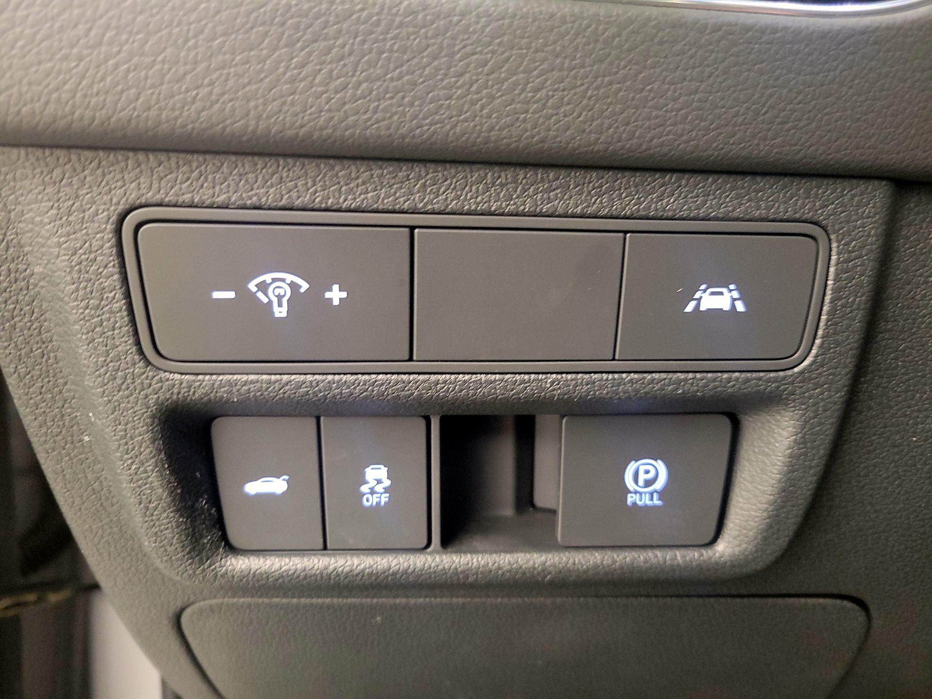 Thumbnail: 2023 Hyundai Sonata - 13