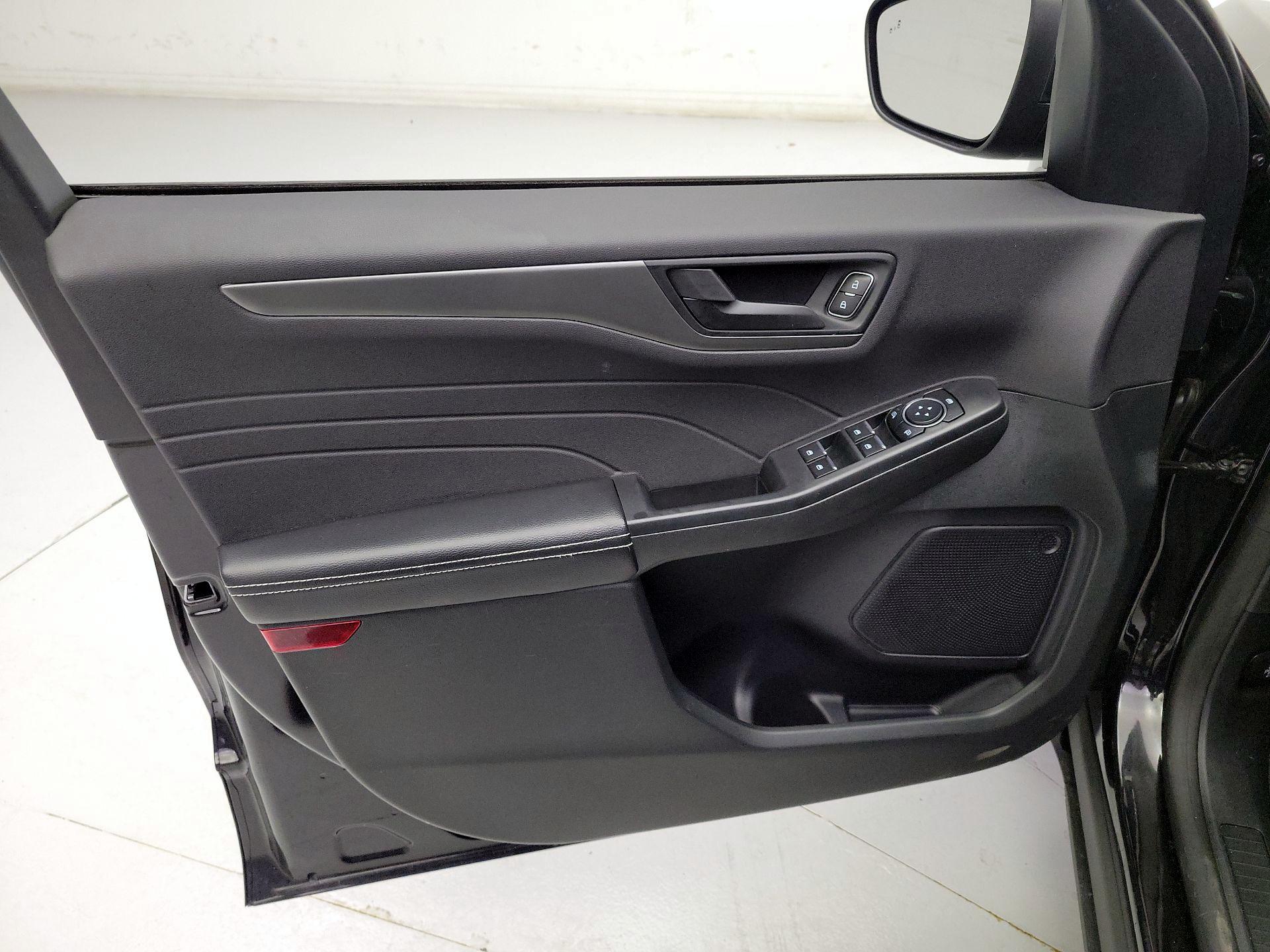 Thumbnail: 2023 Ford Escape - 12