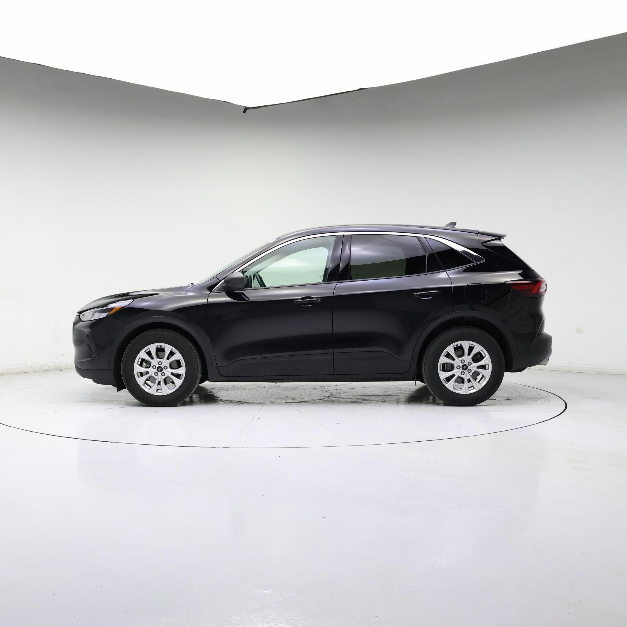 Thumbnail: 2023 Ford Escape - 3