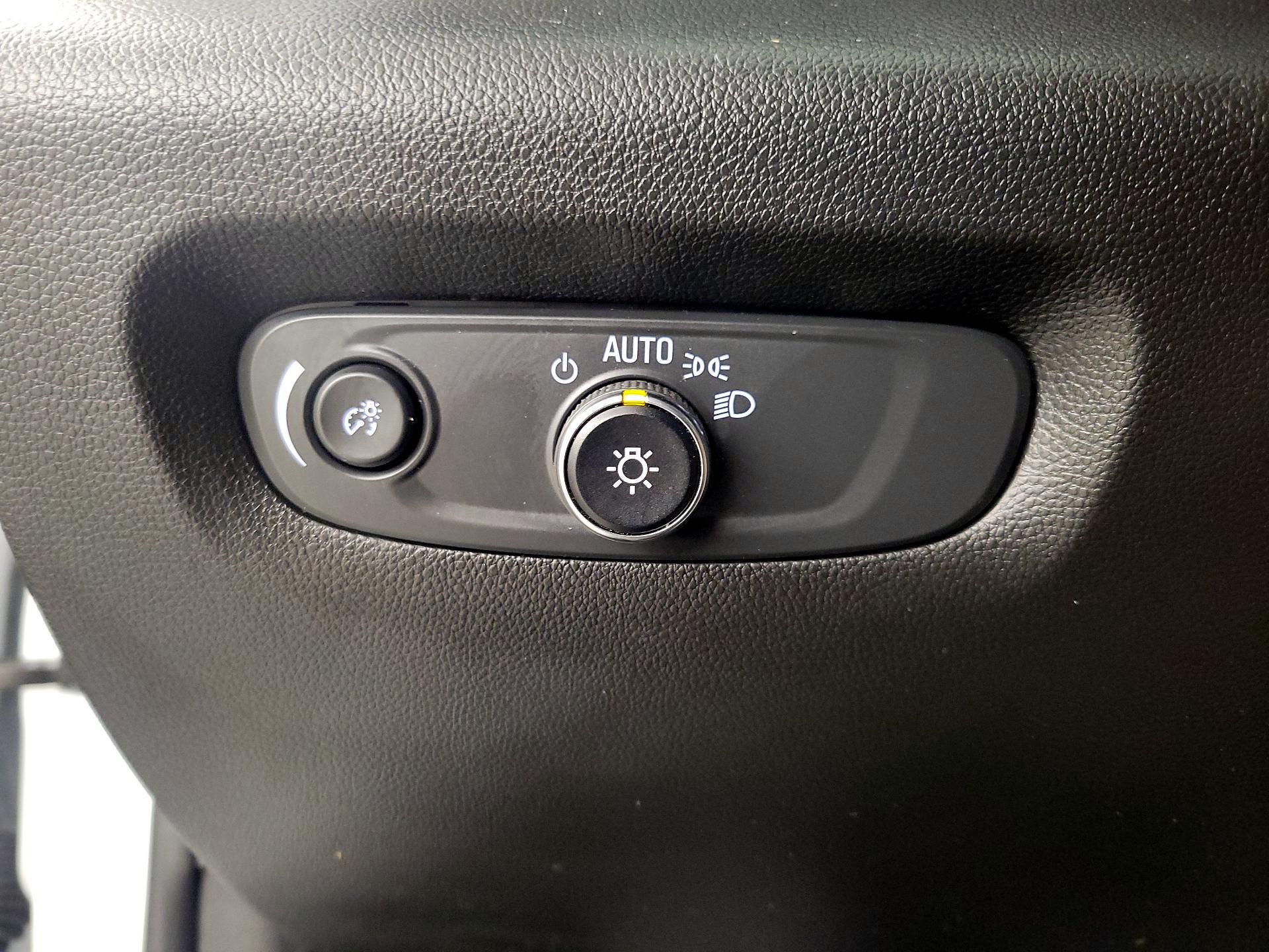 Thumbnail: 2023 Chevrolet Traverse - 13