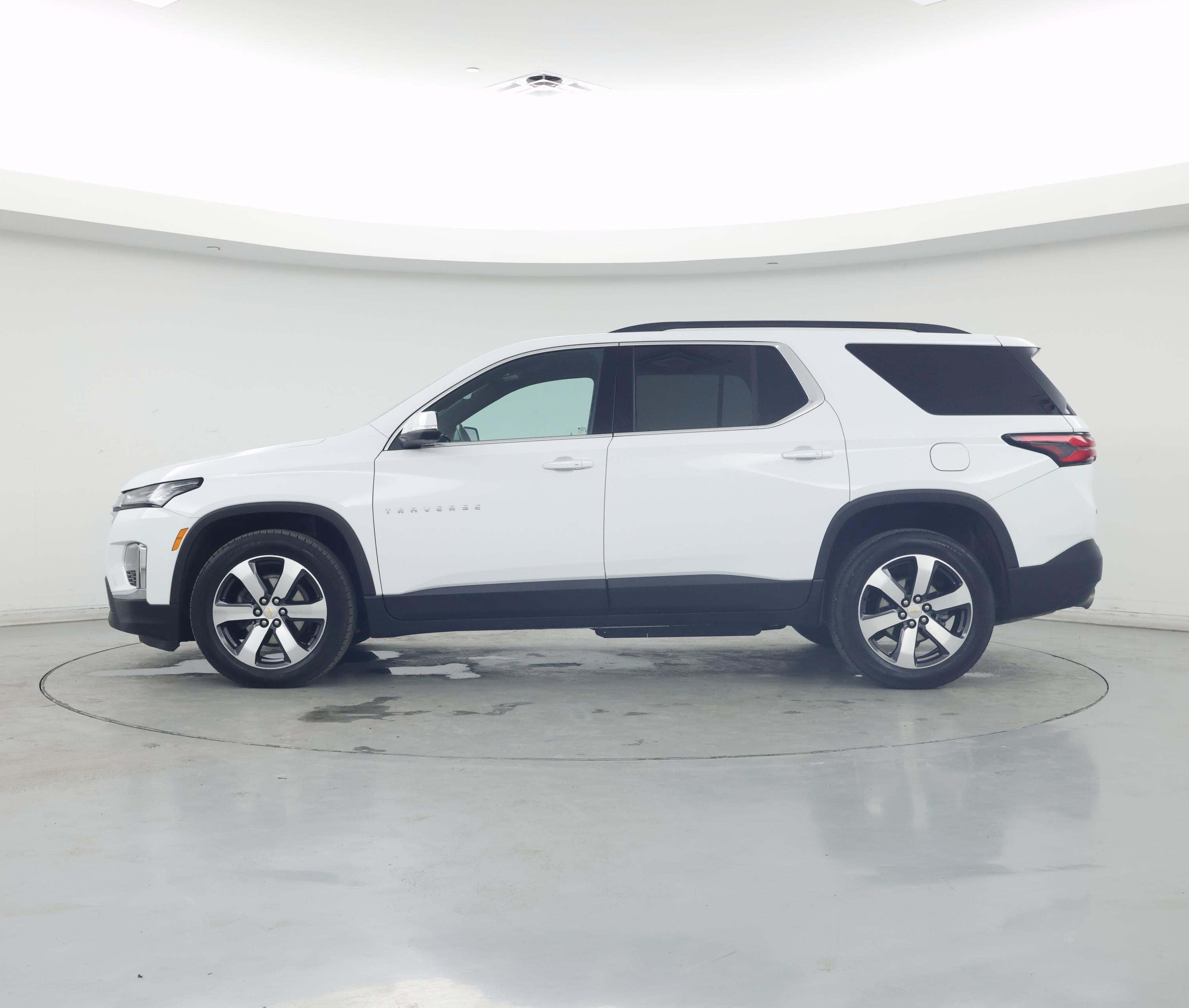 Thumbnail: 2023 Chevrolet Traverse - 3