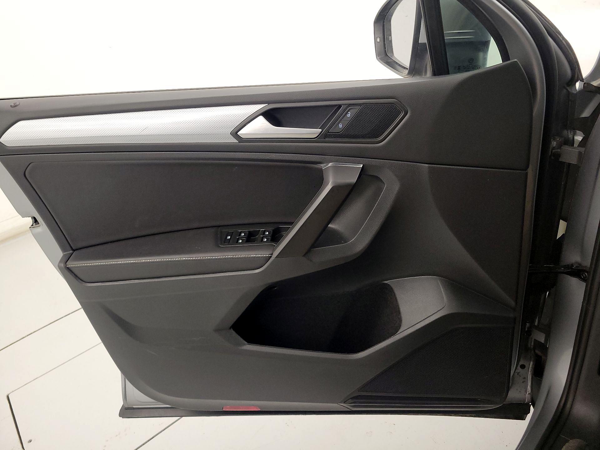 Thumbnail: 2023 Volkswagen Tiguan - 12