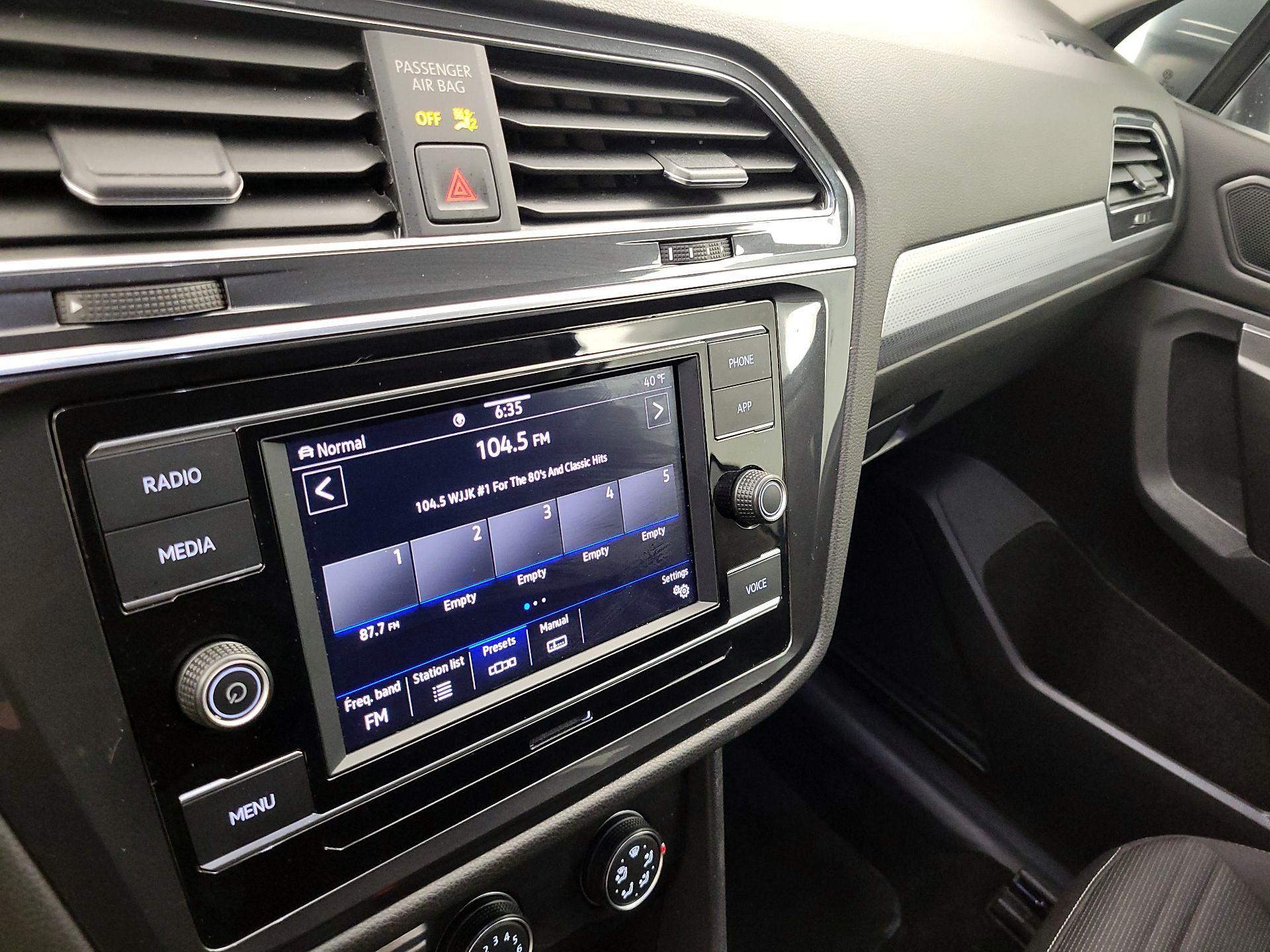 Thumbnail: 2023 Volkswagen Tiguan - 15