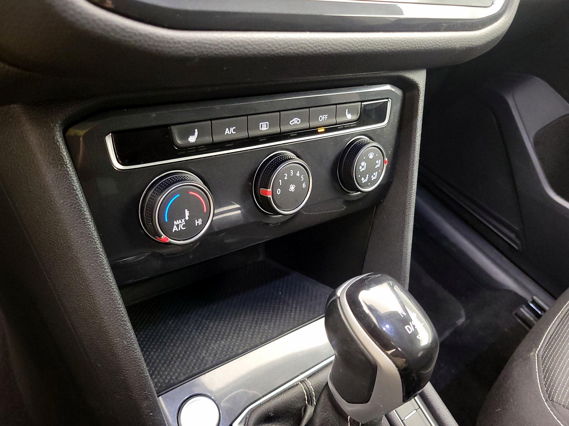 Thumbnail: 2023 Volkswagen Tiguan - 16