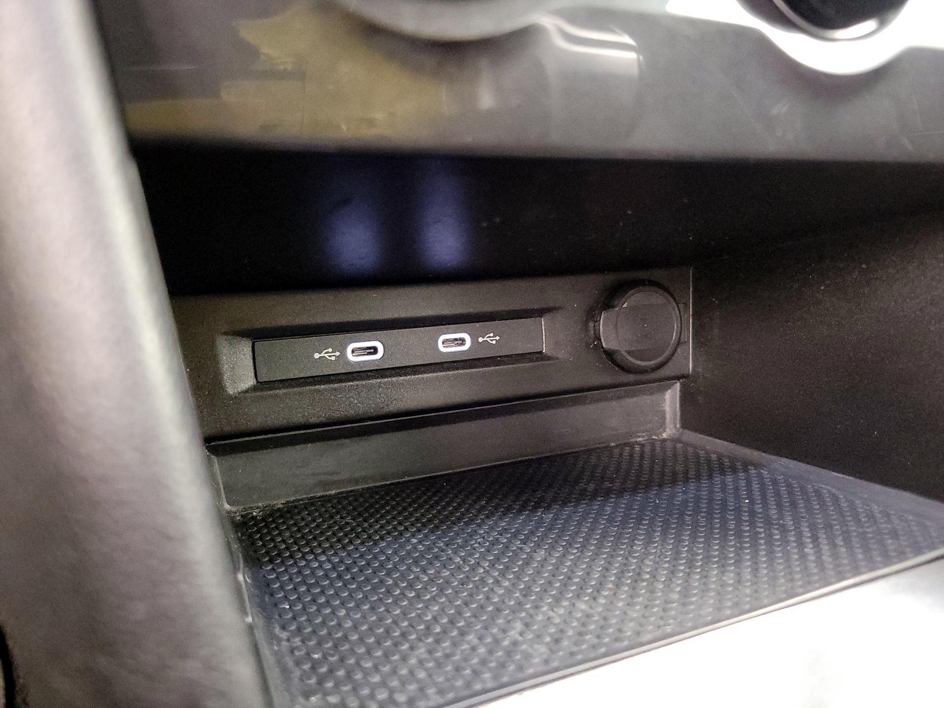 Thumbnail: 2023 Volkswagen Tiguan - 18