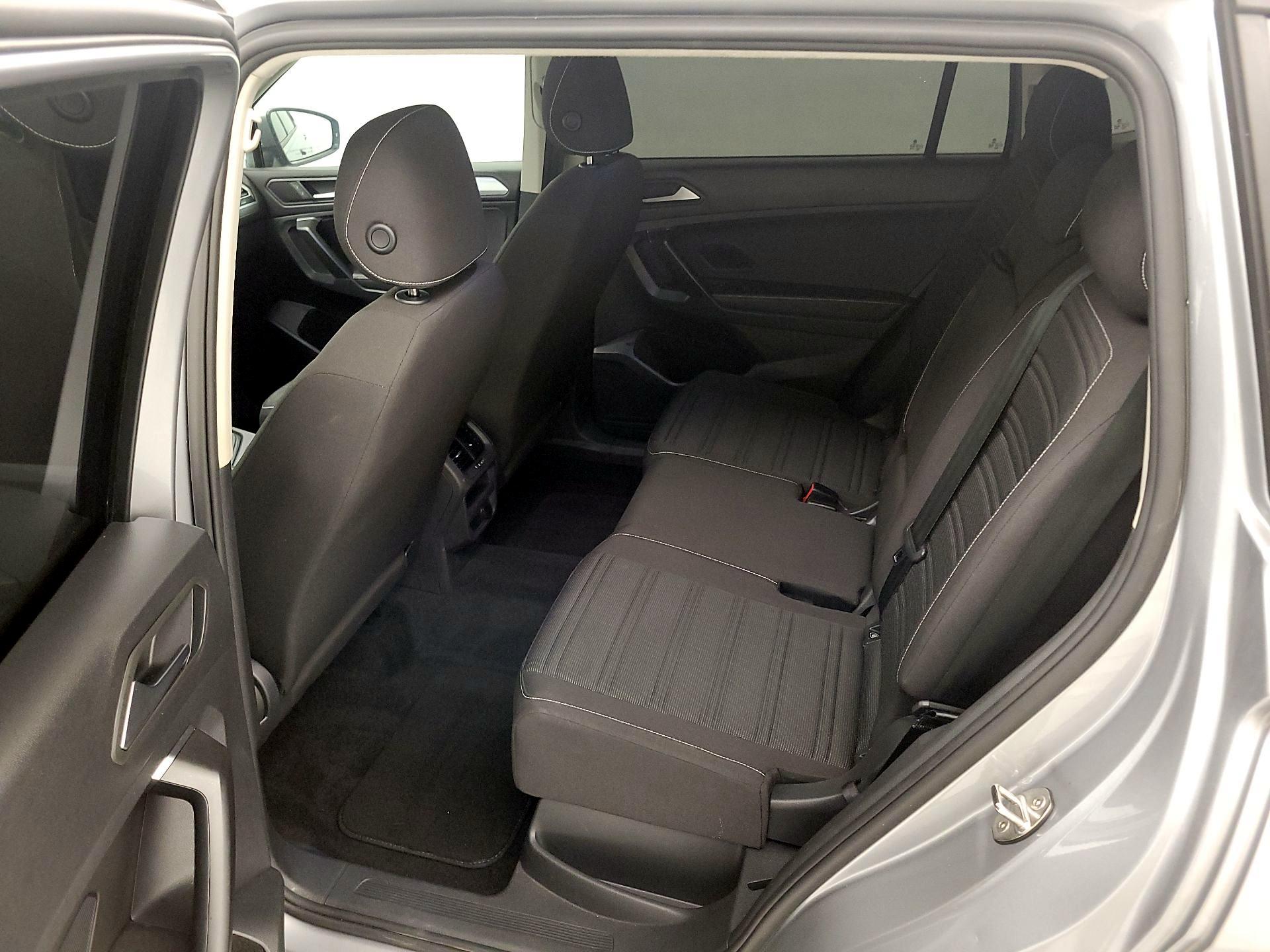 Thumbnail: 2023 Volkswagen Tiguan - 19