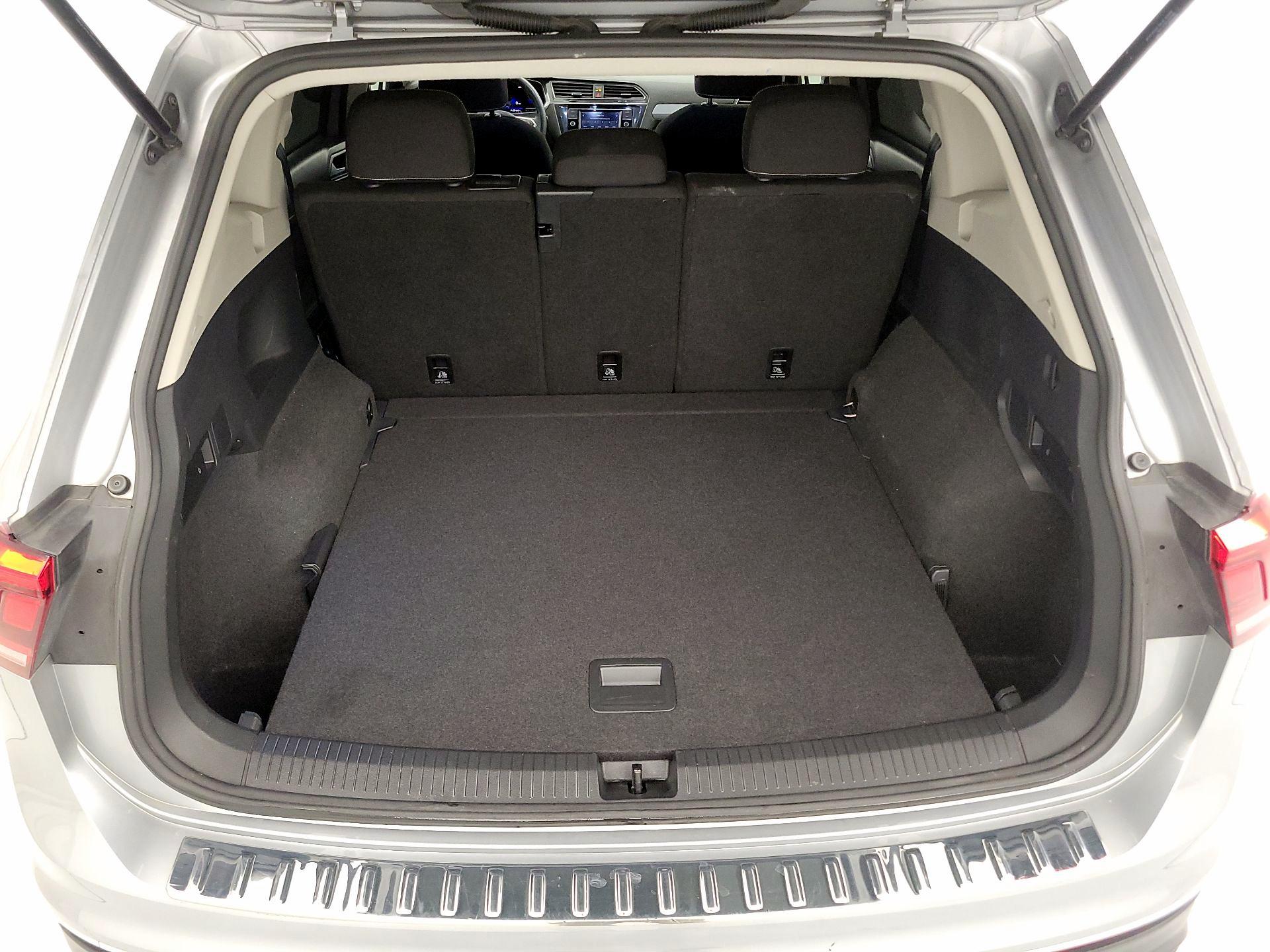 Thumbnail: 2023 Volkswagen Tiguan - 20