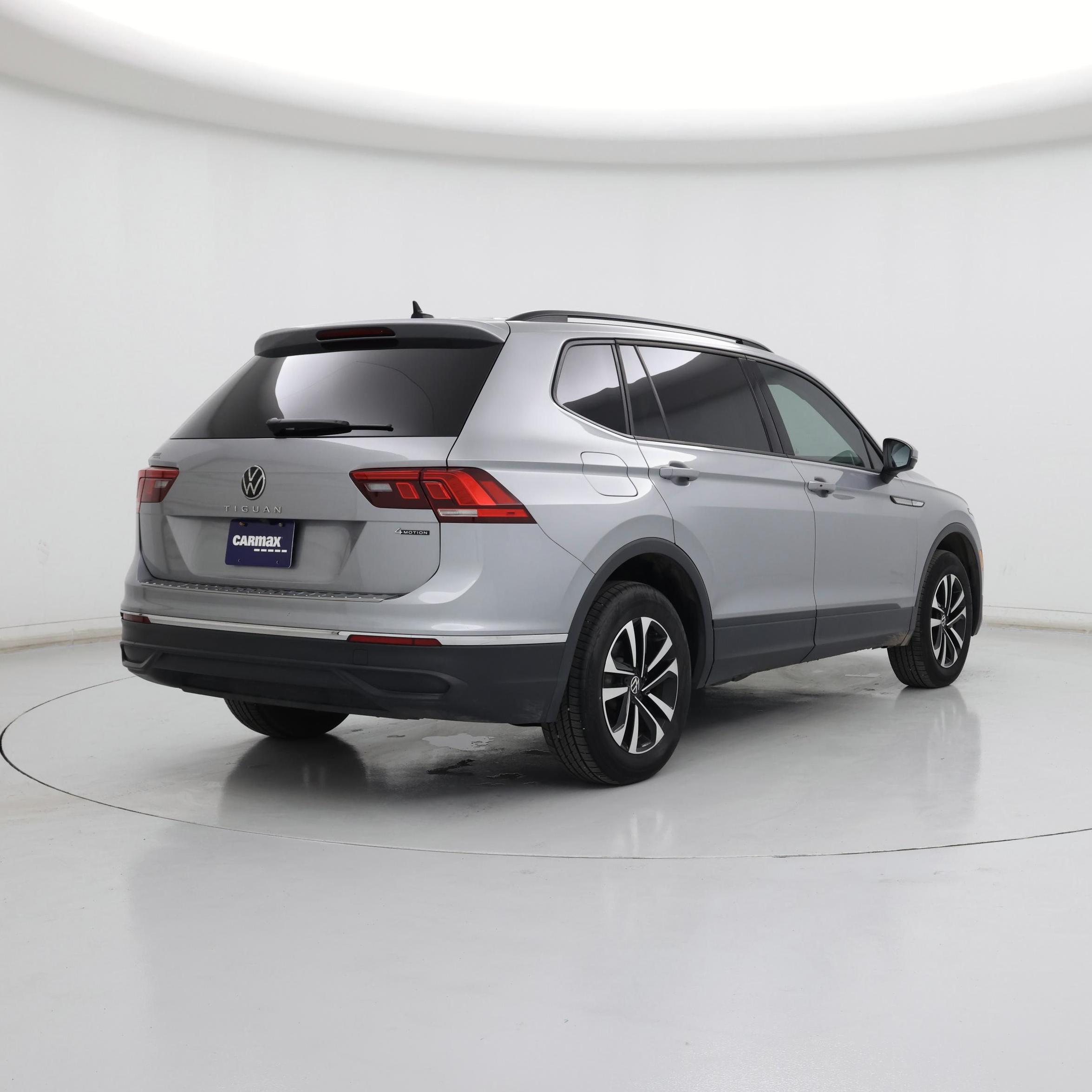 Thumbnail: 2023 Volkswagen Tiguan - 8