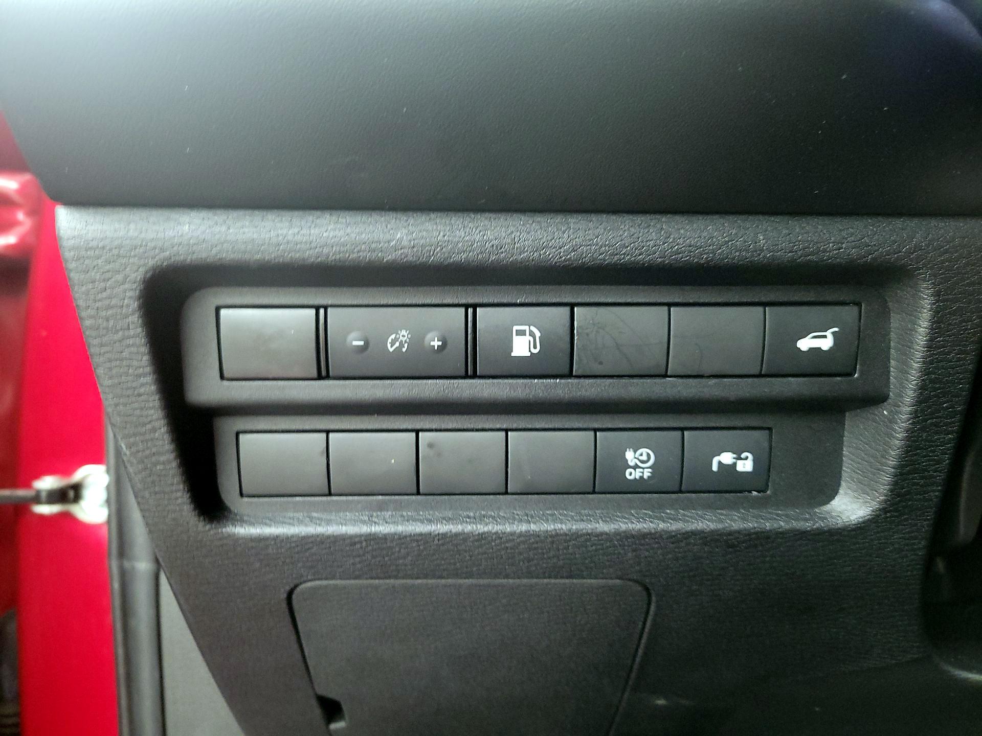 Thumbnail: 2023 Mitsubishi Outlander - 13