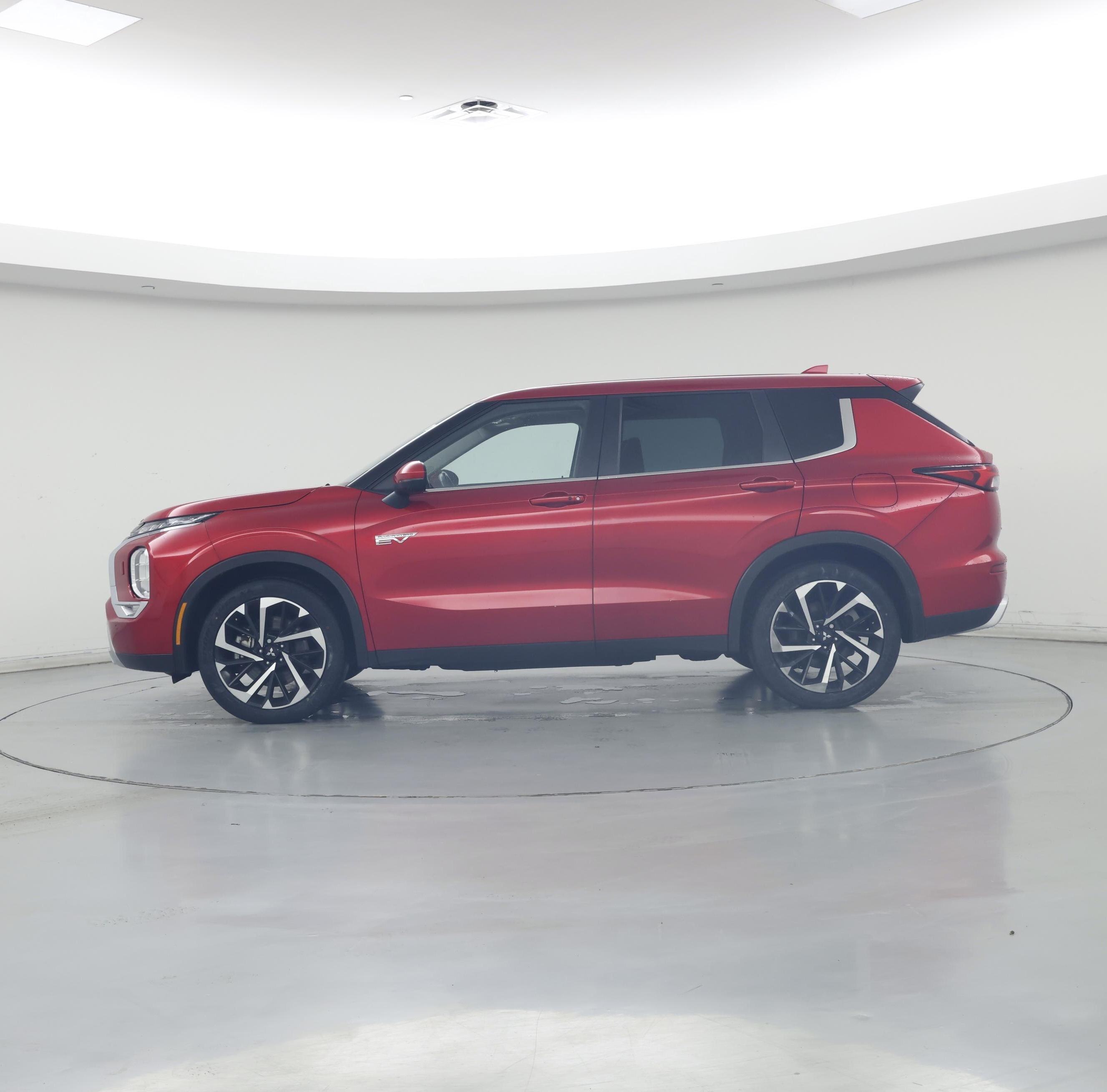 Thumbnail: 2023 Mitsubishi Outlander - 3