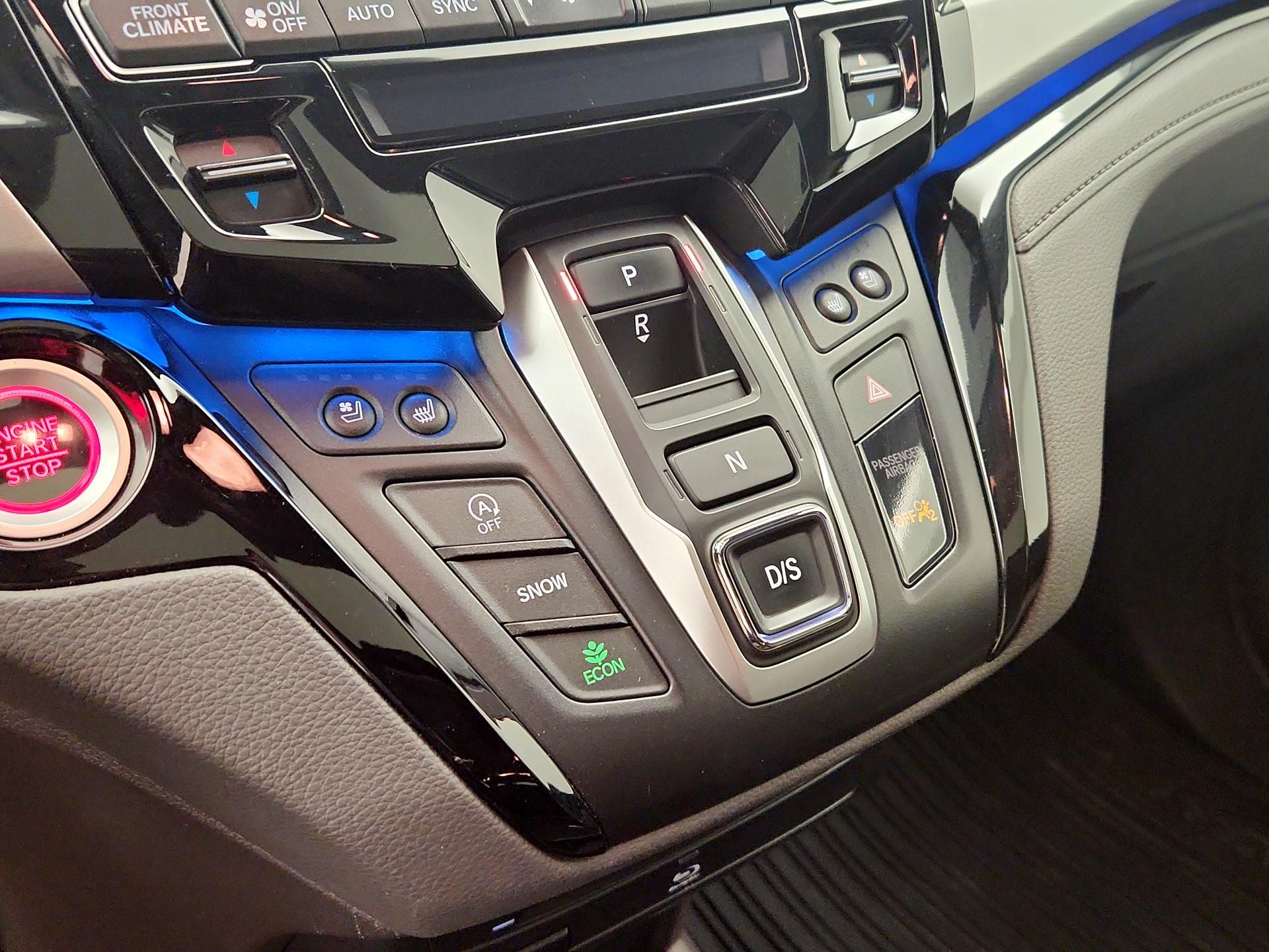 Thumbnail: 2018 Honda Odyssey - 18