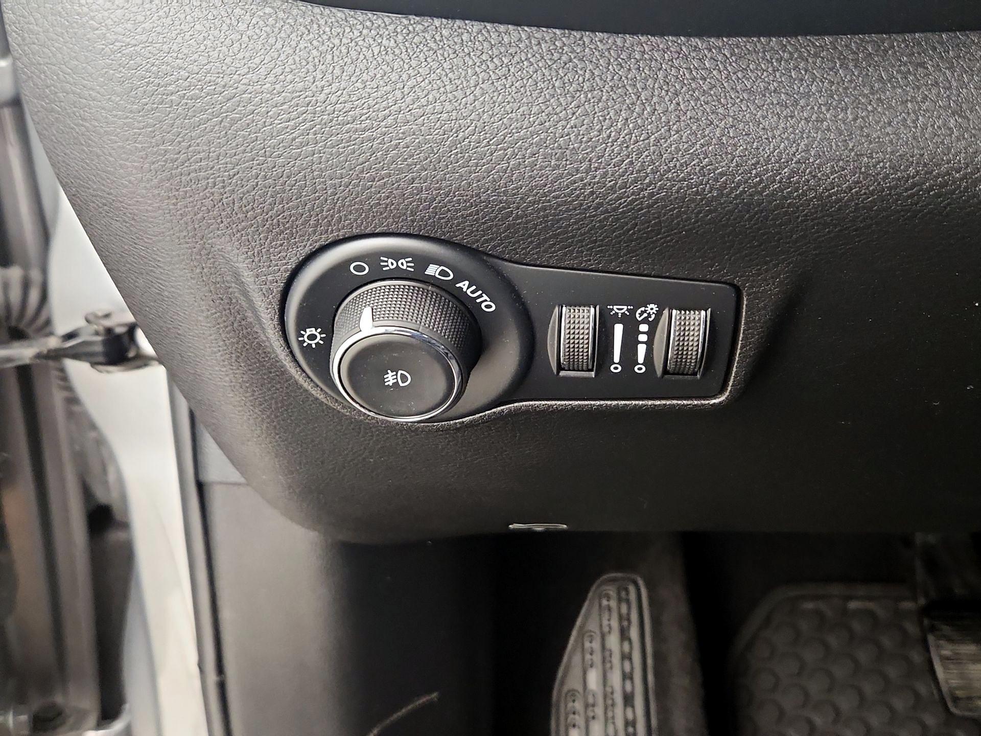 Thumbnail: 2023 Jeep Compass - 13