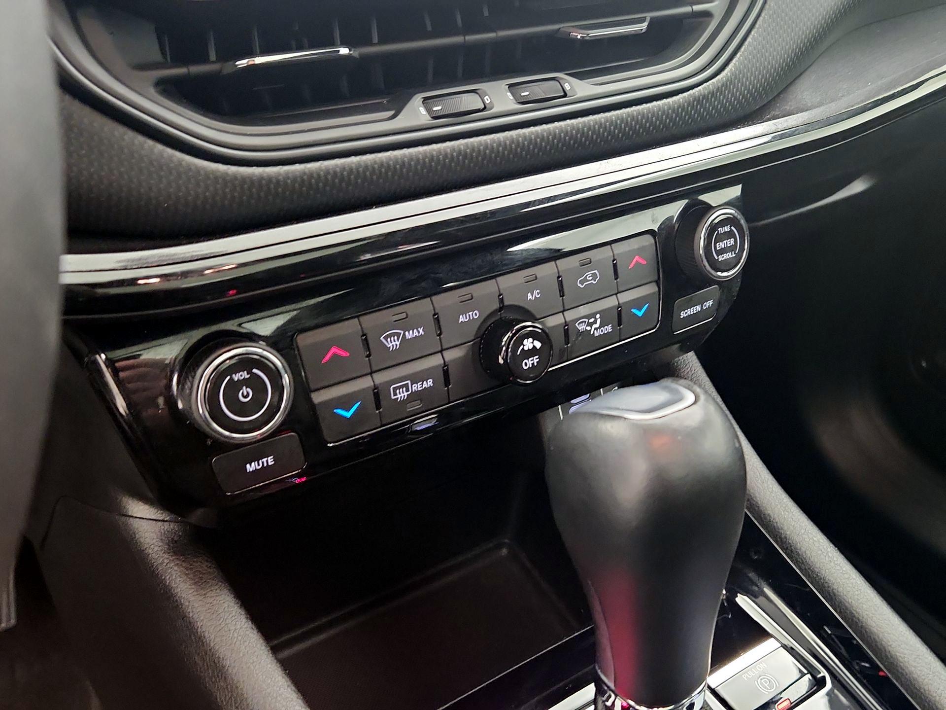 Thumbnail: 2023 Jeep Compass - 16