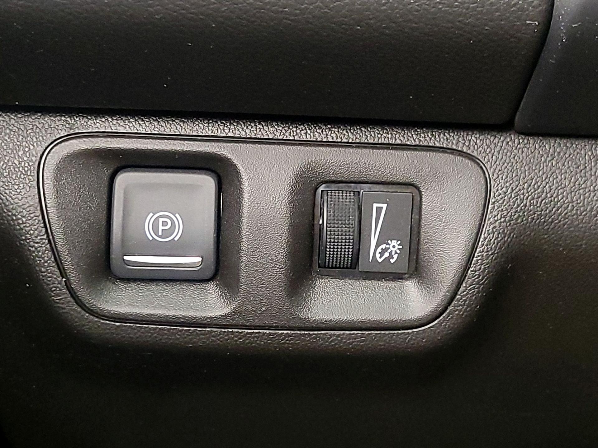 Thumbnail: 2023 GMC Acadia - 13