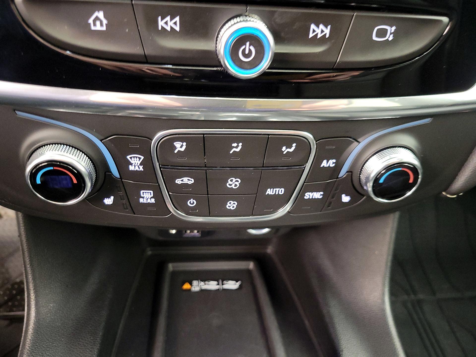 Thumbnail: 2023 Chevrolet Traverse - 16