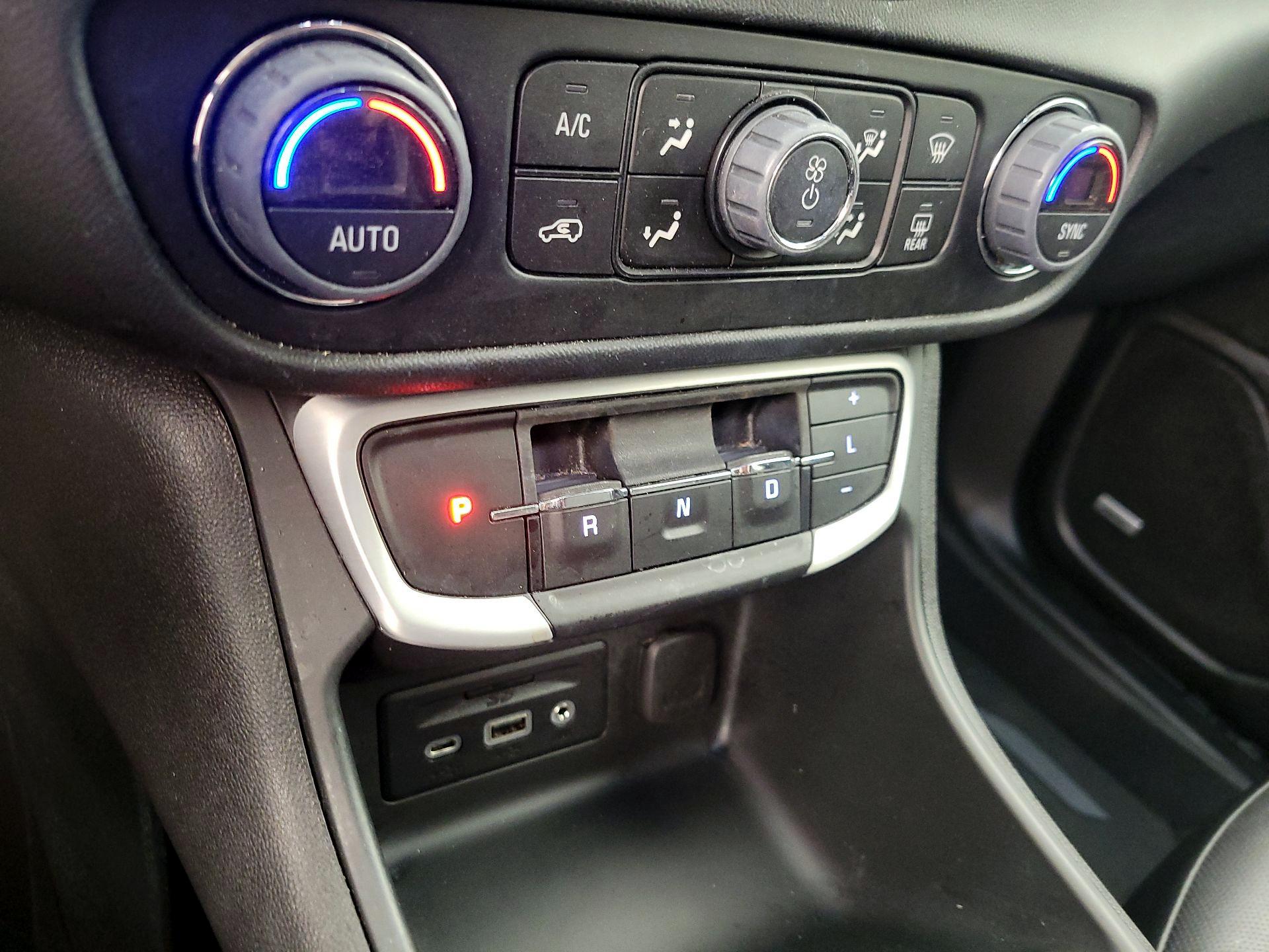 Thumbnail: 2022 GMC Terrain - 17