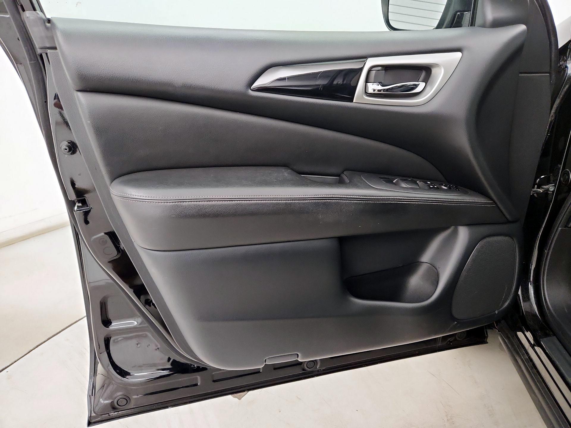 Thumbnail: 2018 Nissan Pathfinder - 12