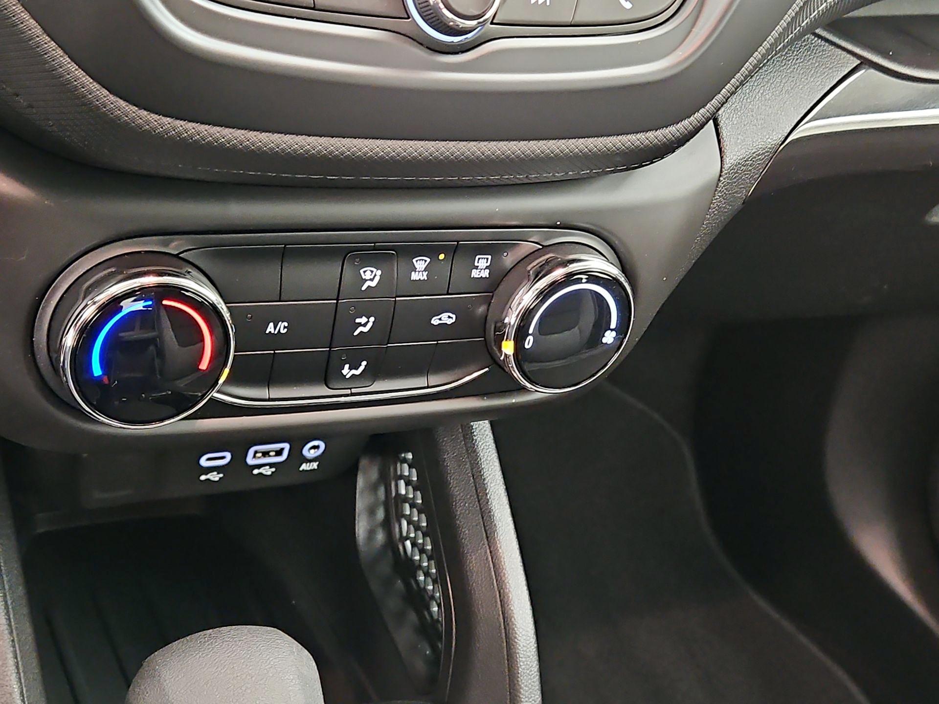 Thumbnail: 2023 Chevrolet TrailBlazer - 16