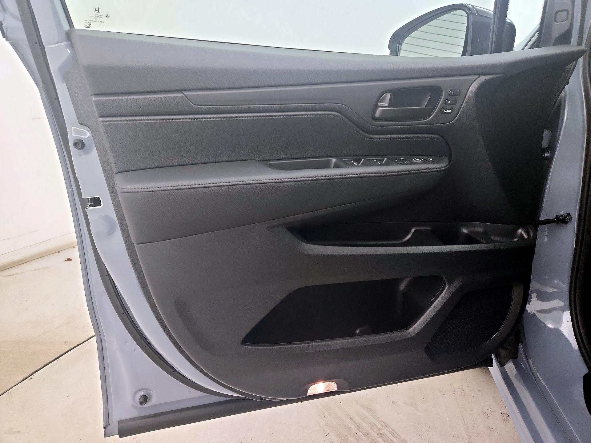 Thumbnail: 2025 Honda Odyssey - 12